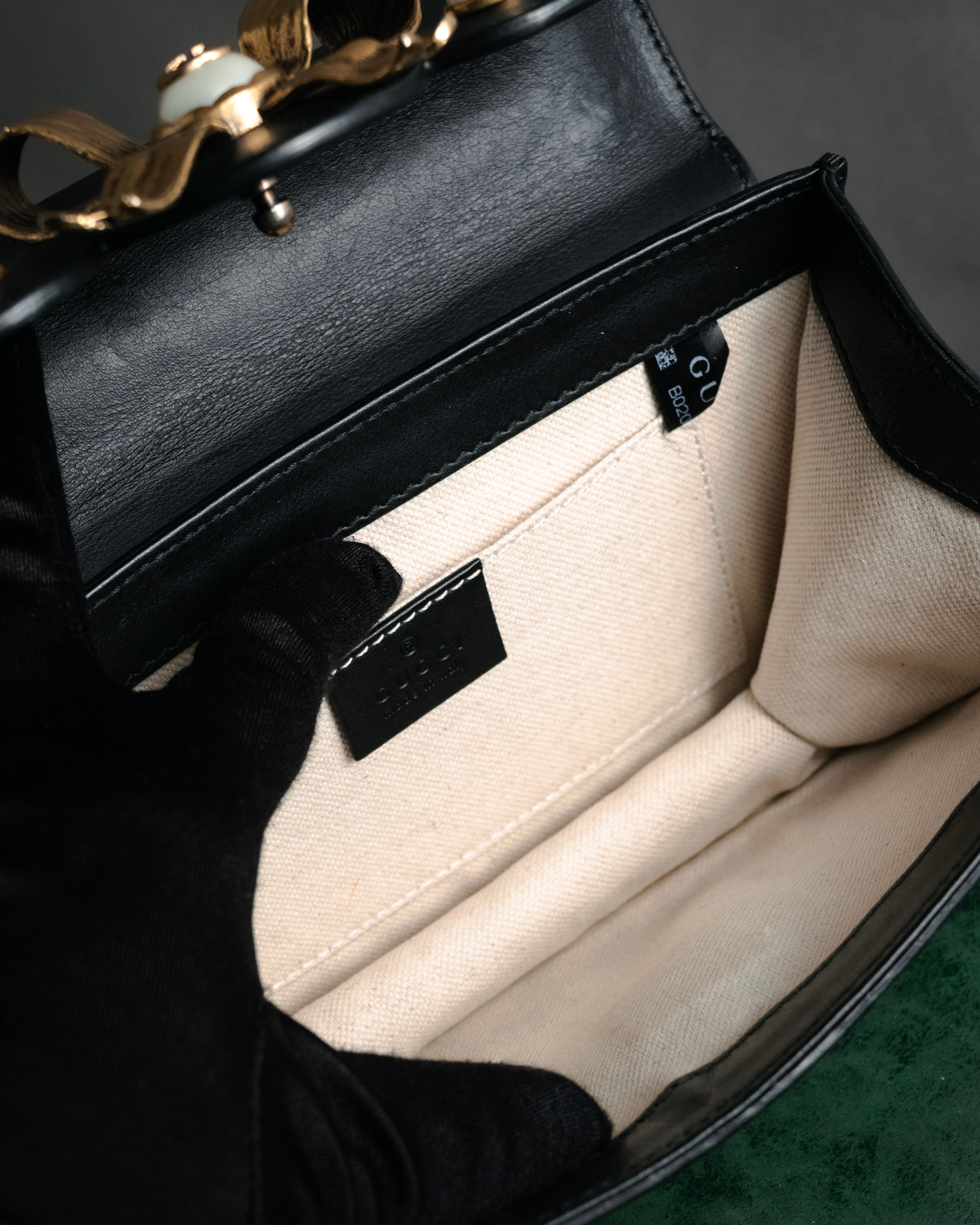 –SPECIAL– “GUCCI”
2016-2022 Bow embellished chain shoulder bag