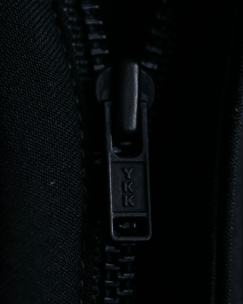 "YOHJI YAMAMOTO +NOIR" Asymmetrical slit sarouel slacks