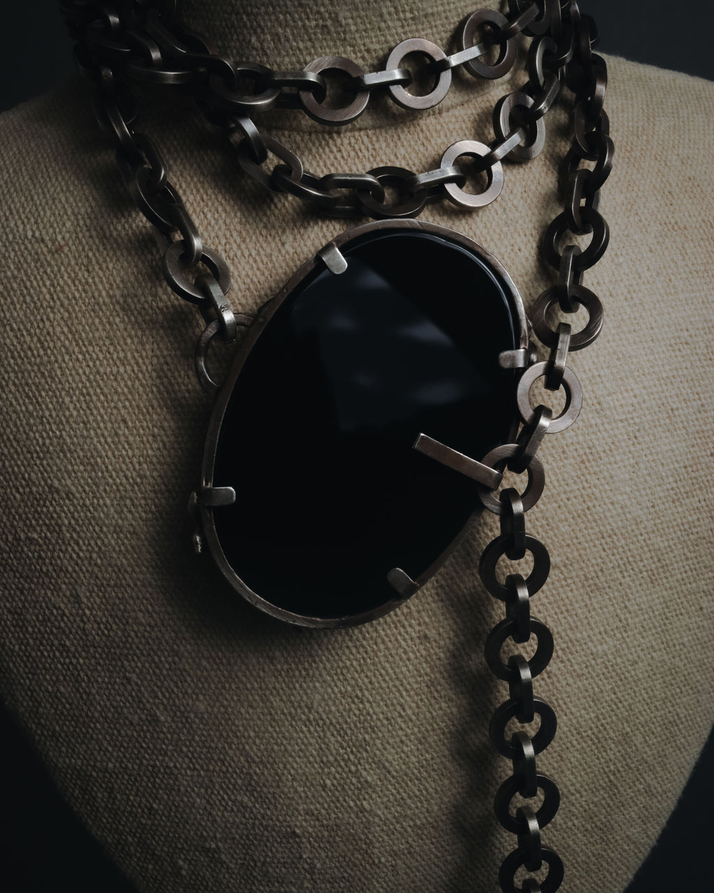 "VALENTINO GARAVANI" 2010’s dark romantic statement necklace＆belt