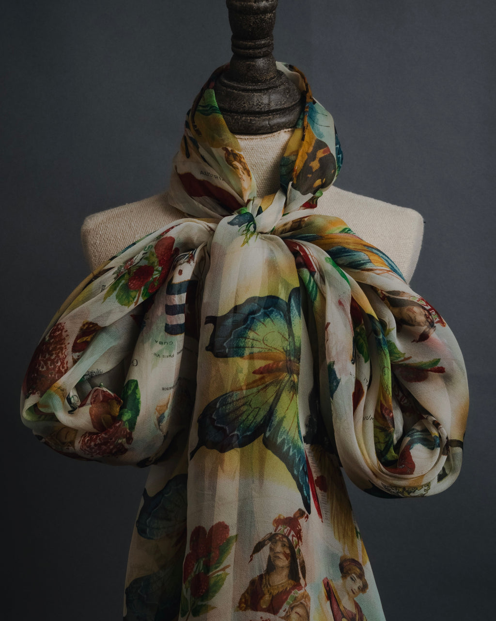 –SPECIAL– "Christian Dior"
00’s historic collage-print silk chiffon large stole