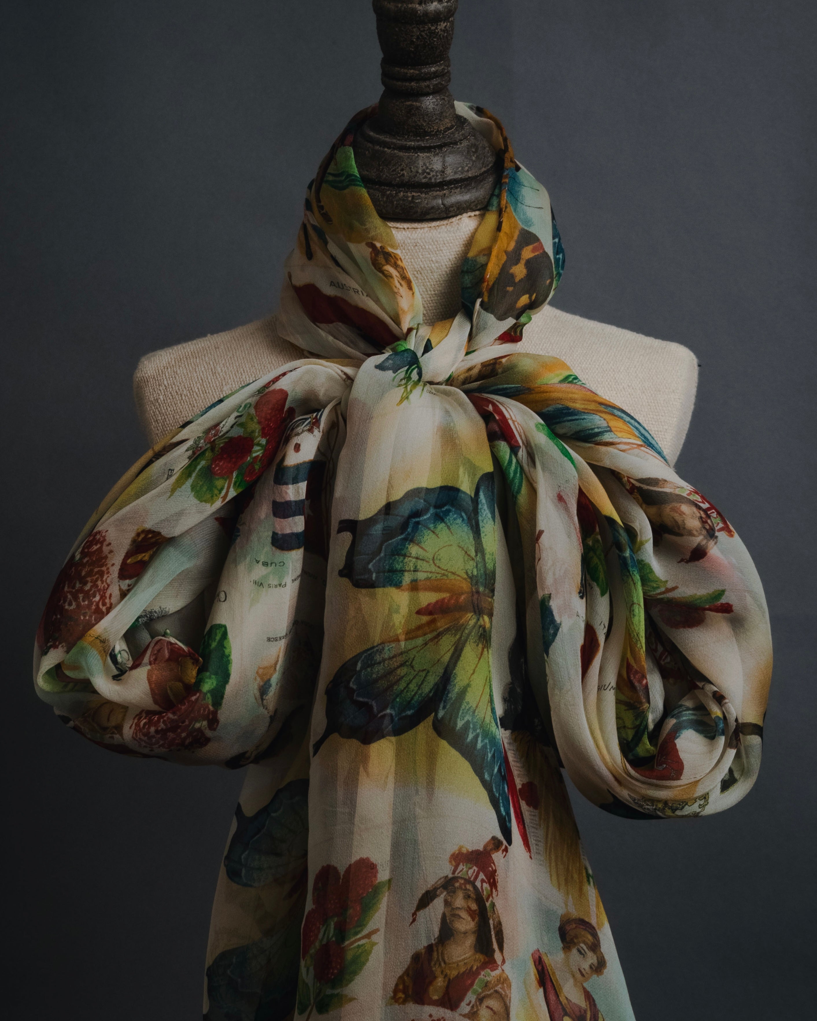 –SPECIAL– "Christian Dior"
00’s historic collage-print silk chiffon large stole