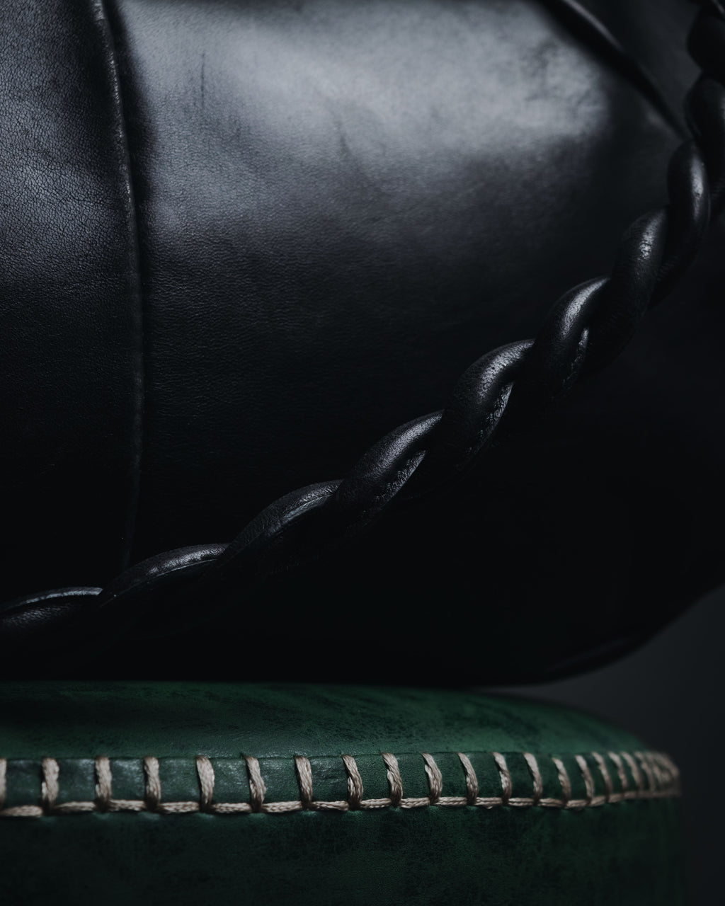 –SPECIAL– "Salvatore Ferragamo"
00’s Gancini gathered leather hobo bag