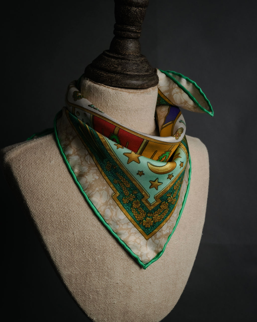 “HERMÈS” 90’s gloria soli carrè silk scarf