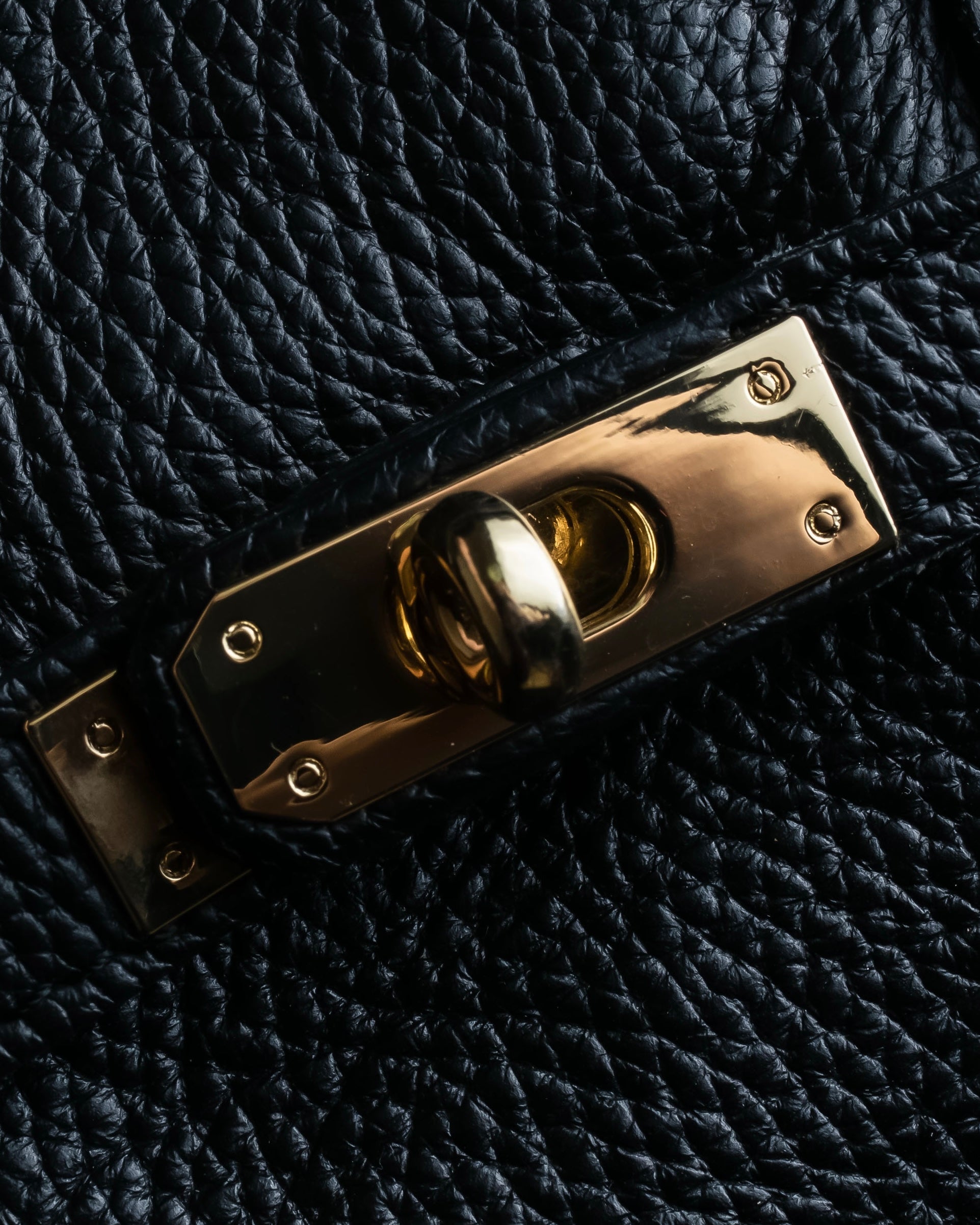 "AULENTTI" Gold closure belt design leather 2-way bag