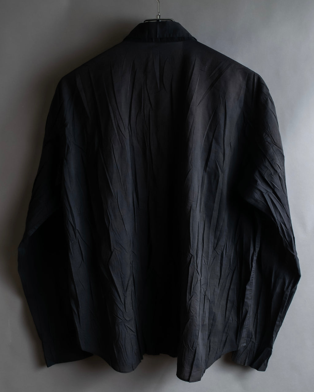 "PLEATS PLEASE ISSEY MIYAKE"
 Irregularly washed shirt jacket