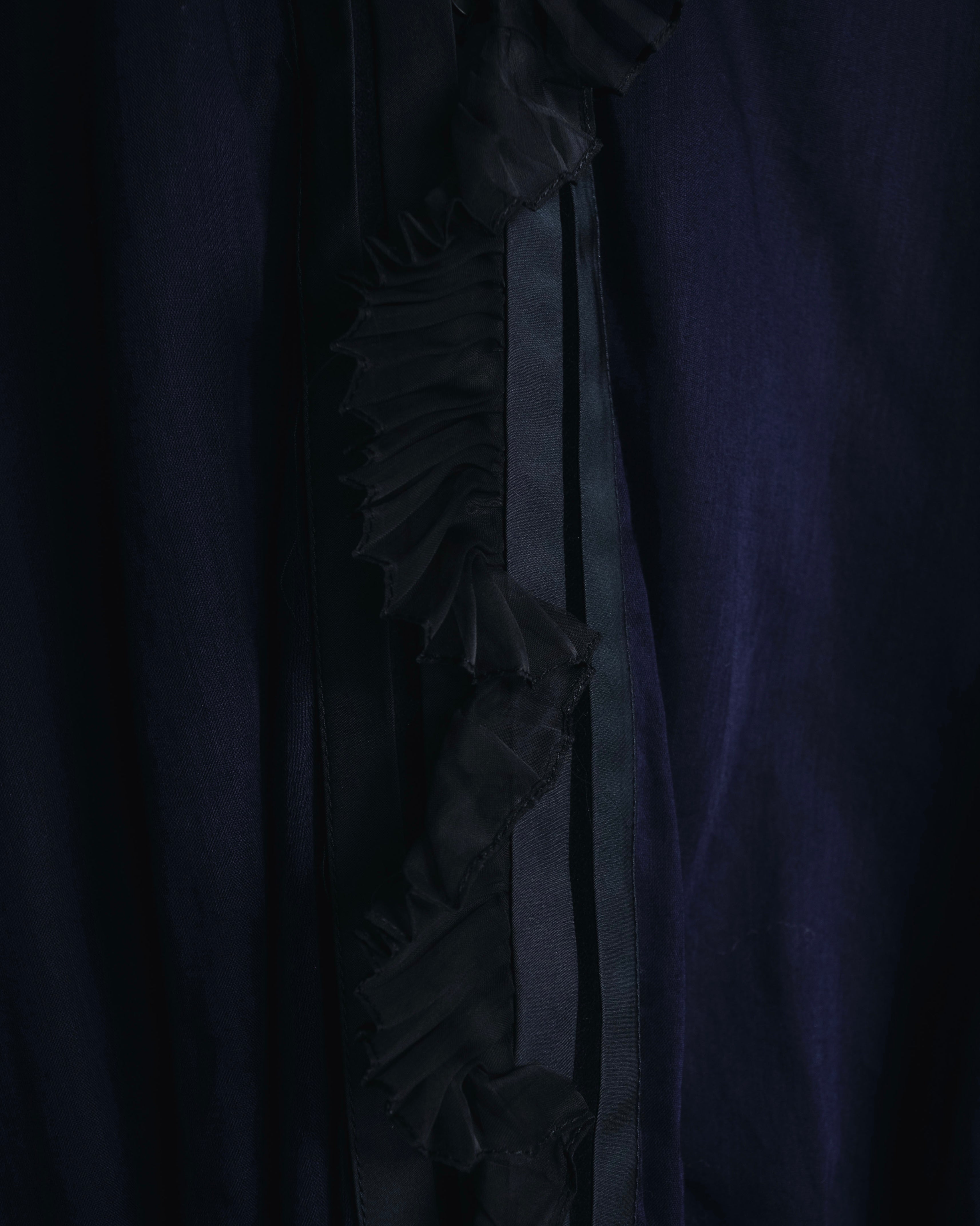 "GUCCI" 90’s-00’s military romantic ruffle blouse