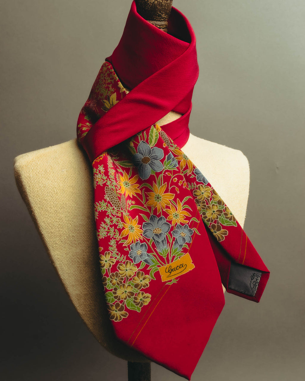 "GUCCI" 70's-80's Floral silk scarf tie
