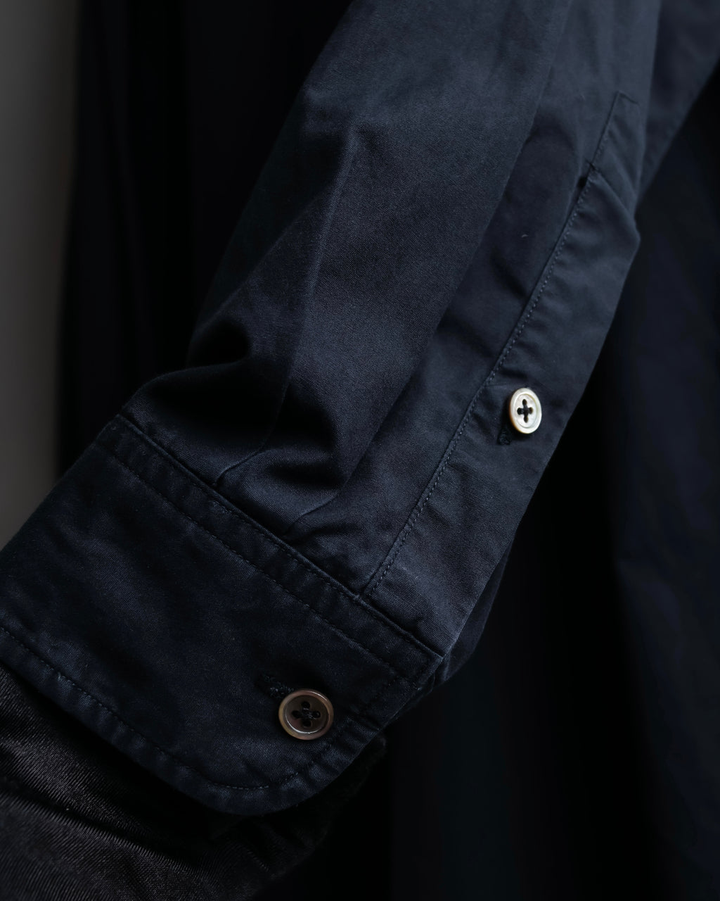 "Yohji Yamamoto COSTUME d’HOMME" Minimal detail cotton poplin black shirt