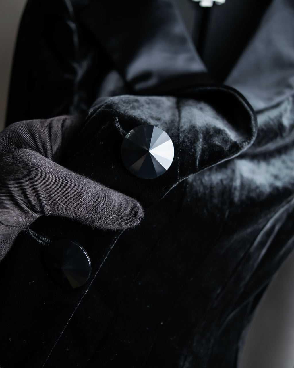 "ARMANI COLLEZIONI" Satin switched design velvet jacket