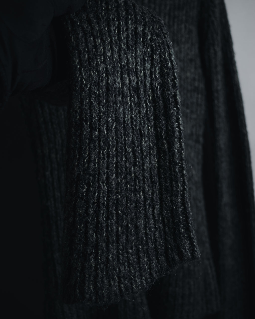 "THE ORIGINAL ARIZONA JEAN COMPANY" 00’s Deep v ribbed belted pocket knit