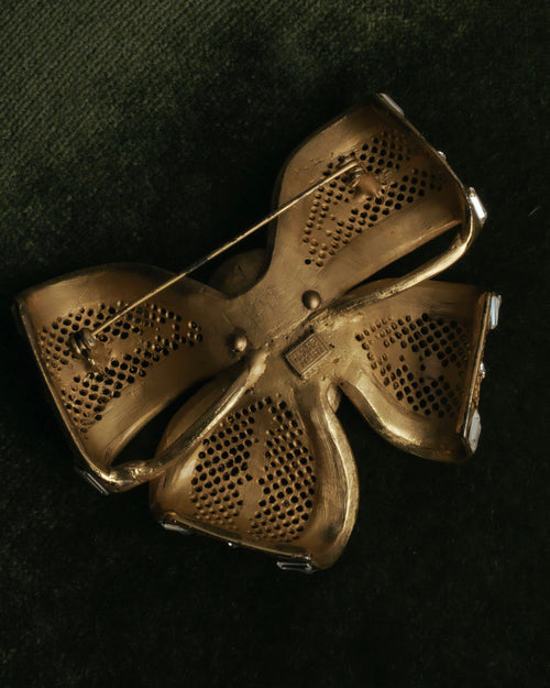 “HANAE MORI” 80’s-90’s Sculptural crystal bow brooch