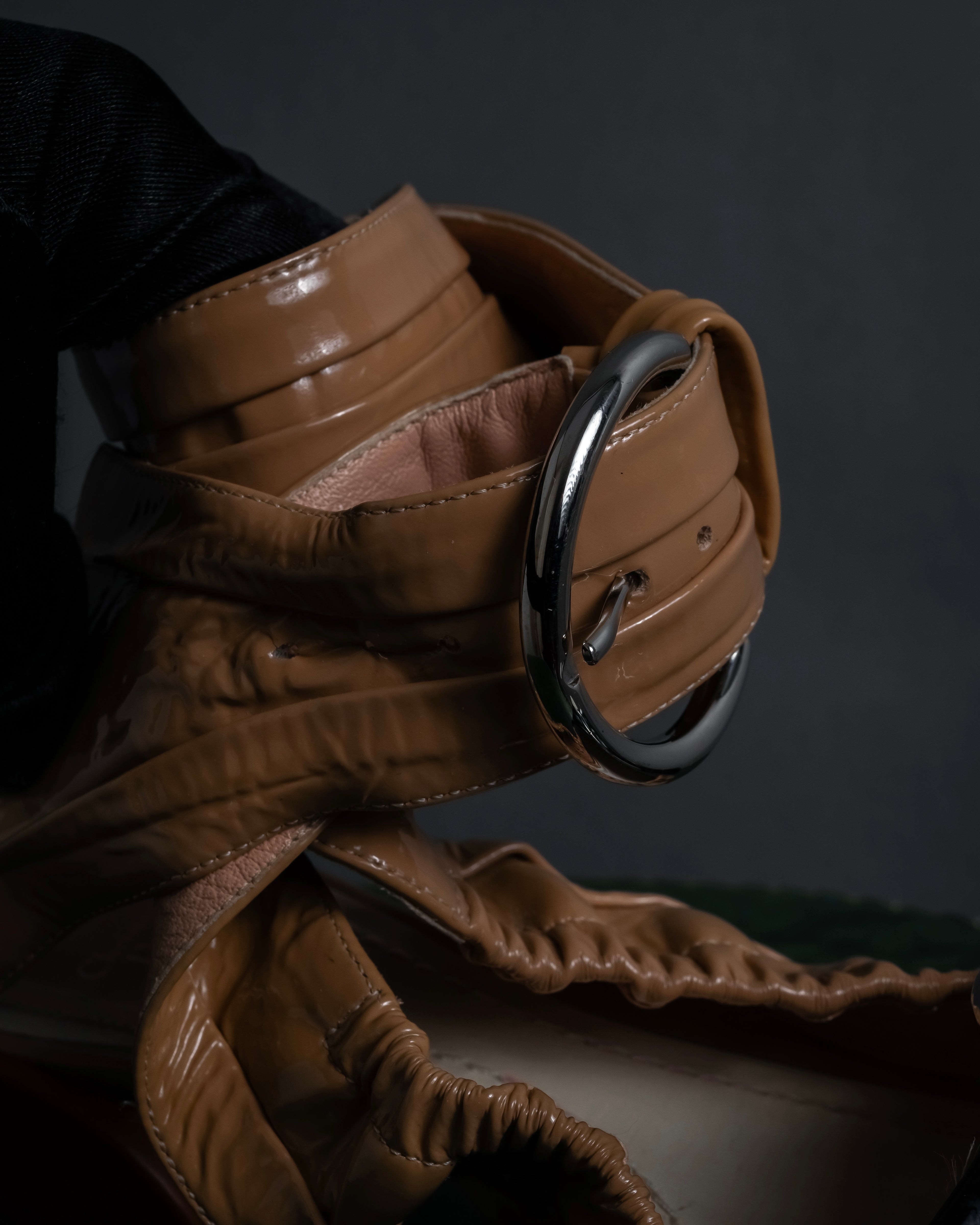 "Dior" Cutting design patent leather pointed toe pumps