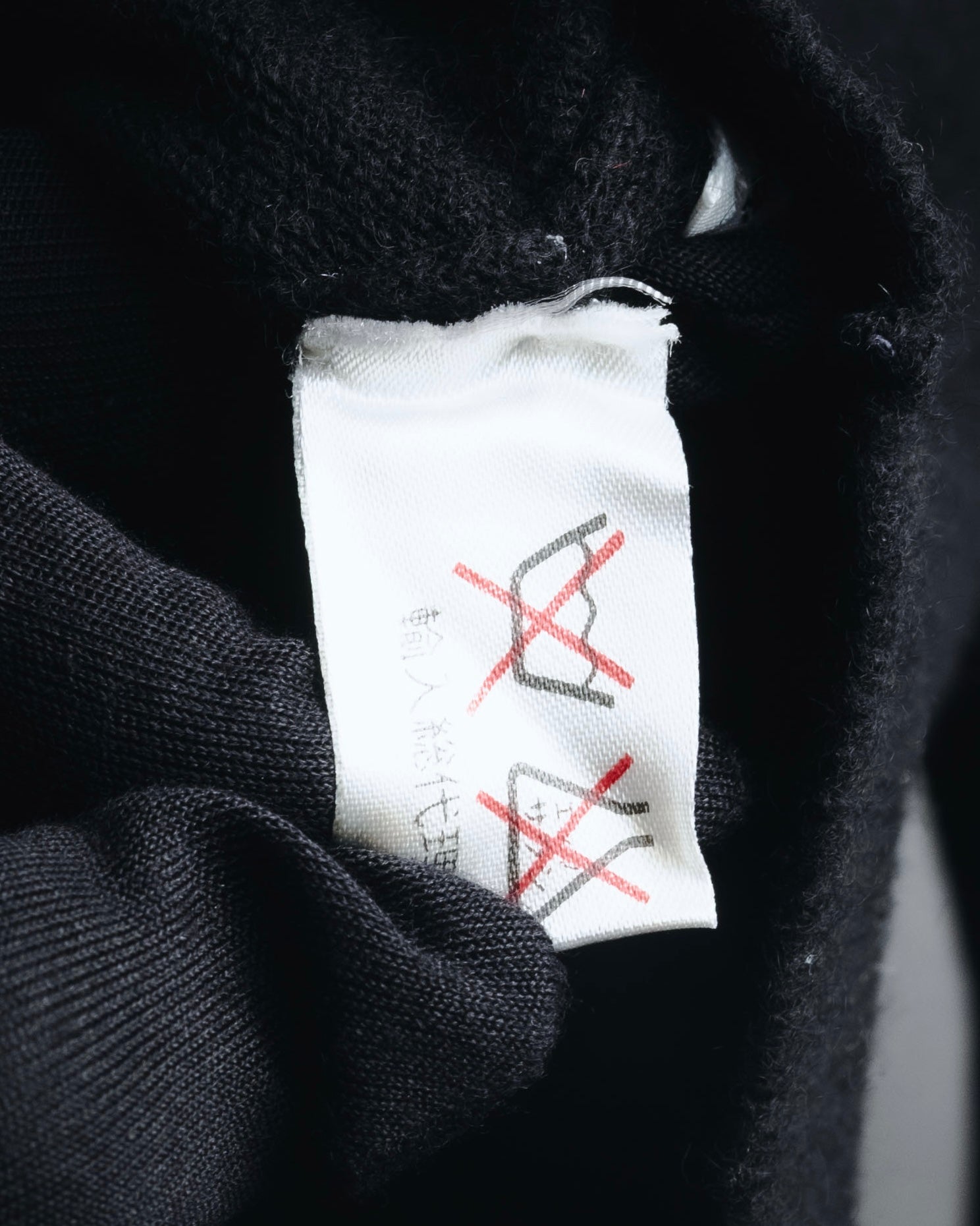 "CELINE" 90’s scottish cashmere v neck knit