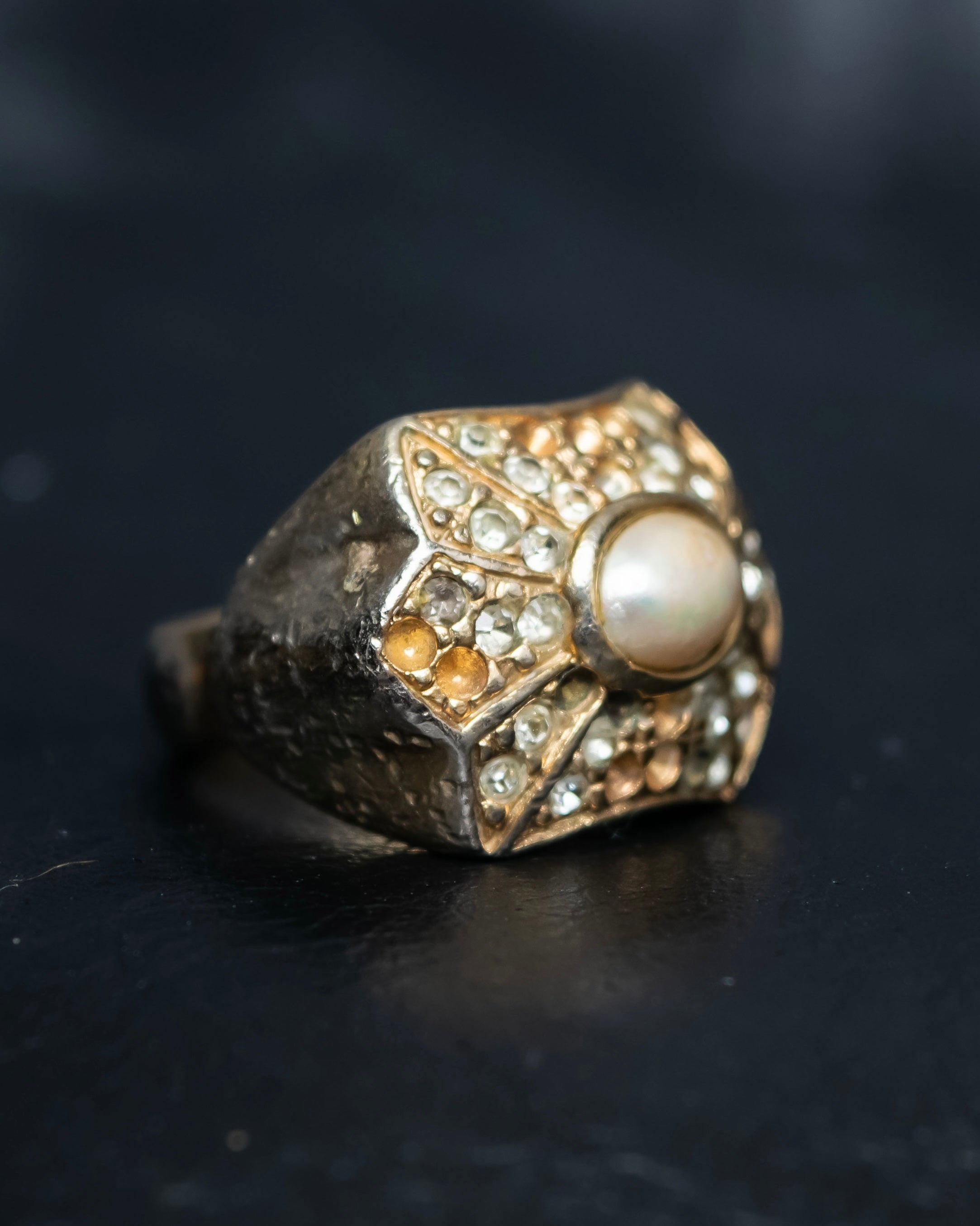 “Dior” Star-shaped pearl gold ring