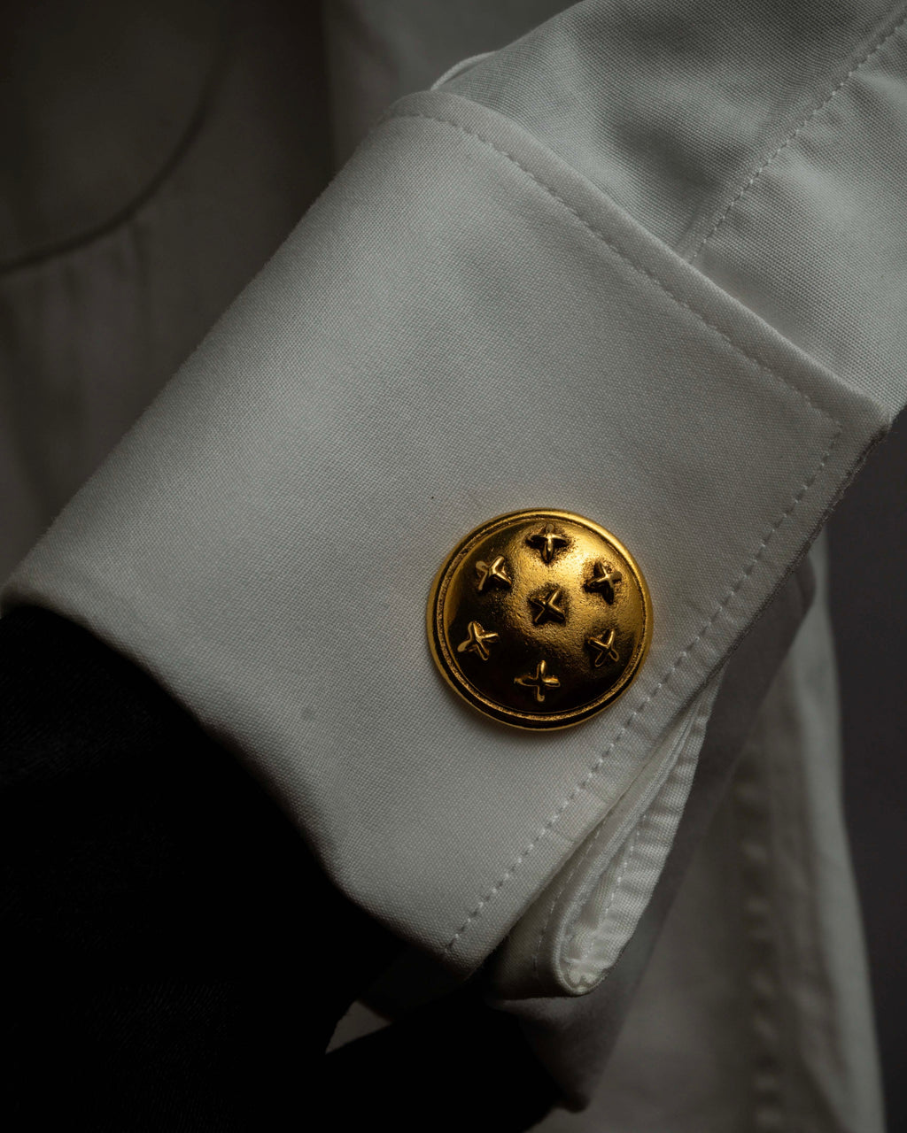 "CHANEL" Dome relief cross motif gold cufflinks