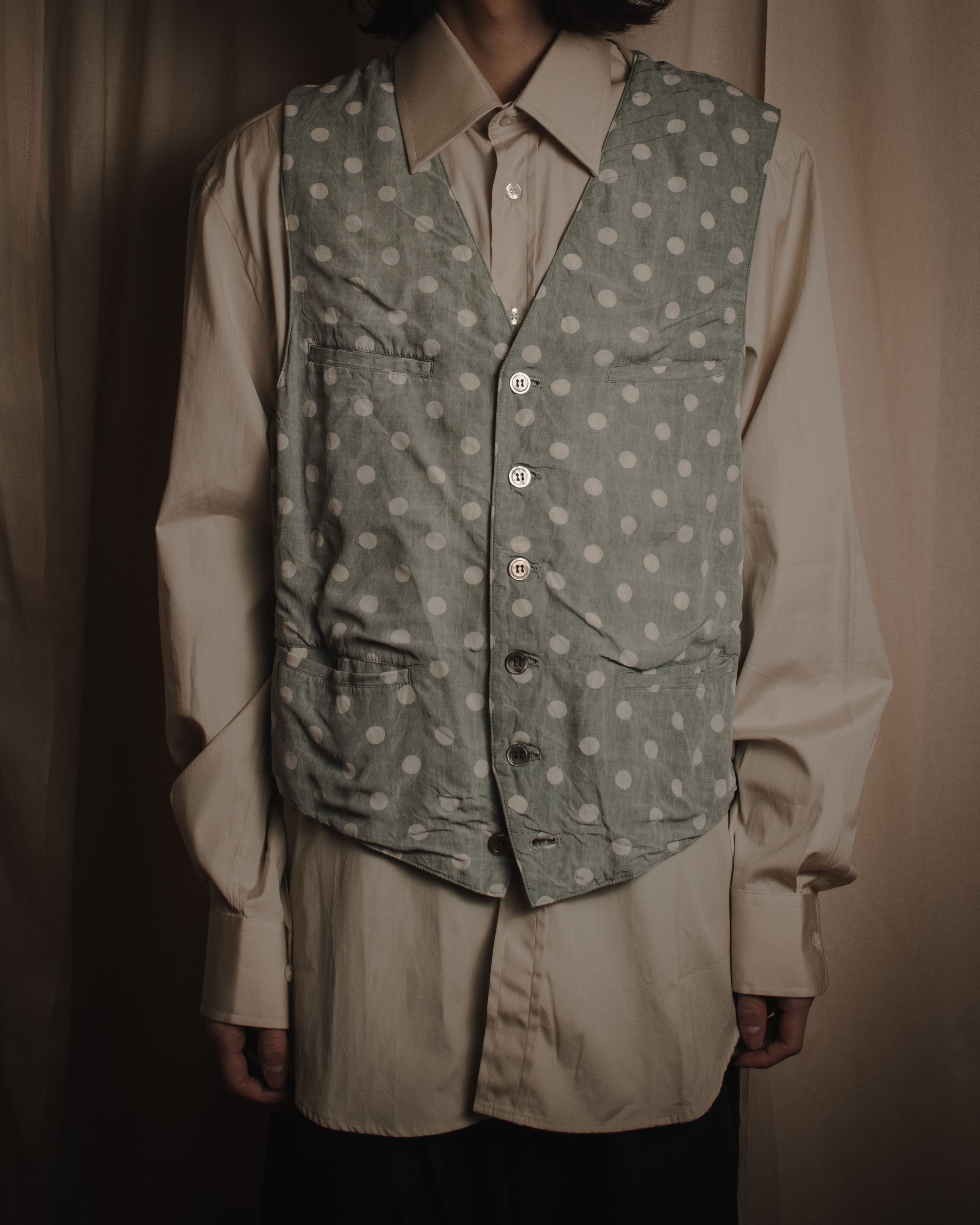 "COMME des GARÇONS HOMME"
Early 90s polka-dot rayon tailored vest