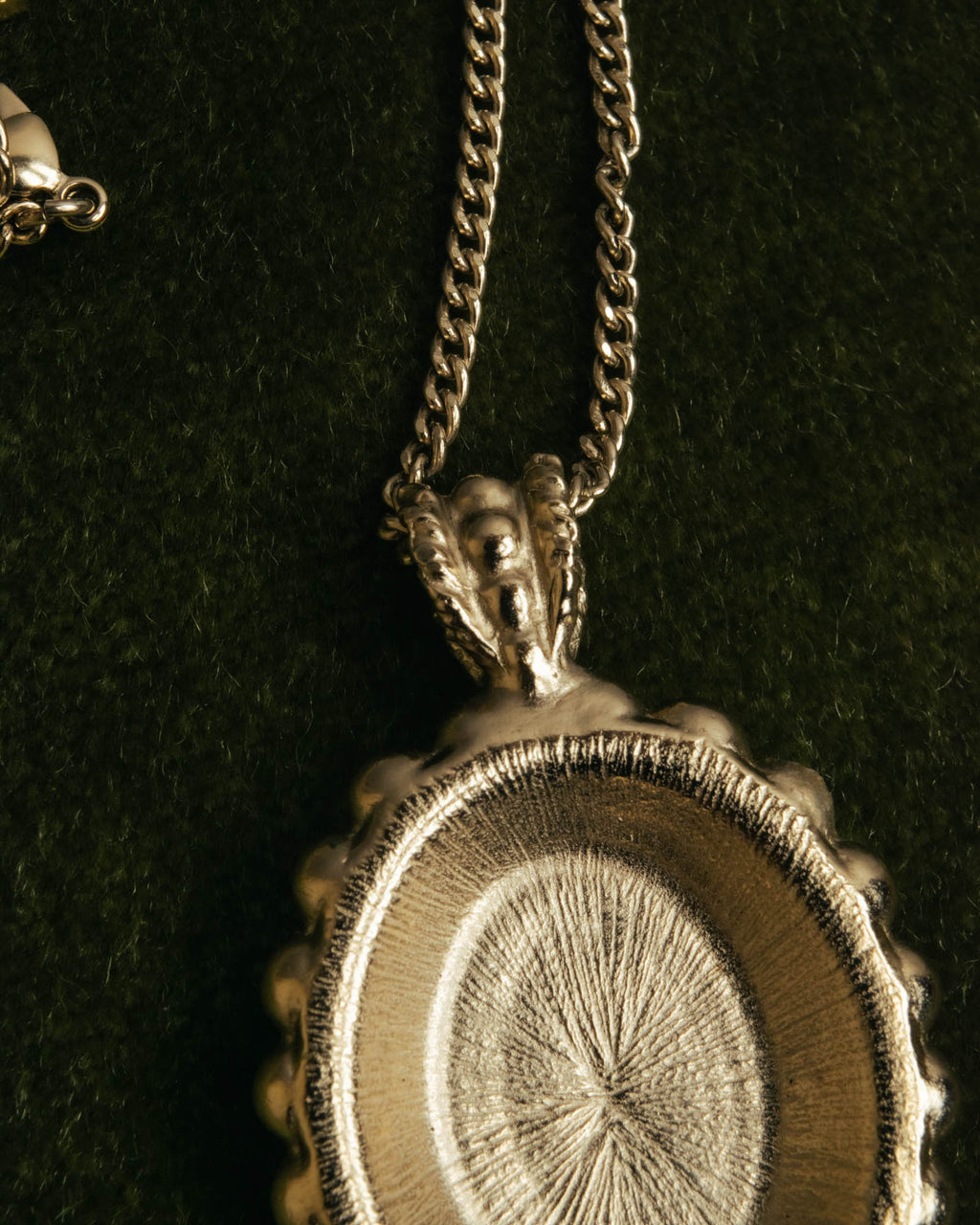 -SPECIAL- “CHANEL” 2017 Cruise Collection Pearl trimmed black pendant necklace