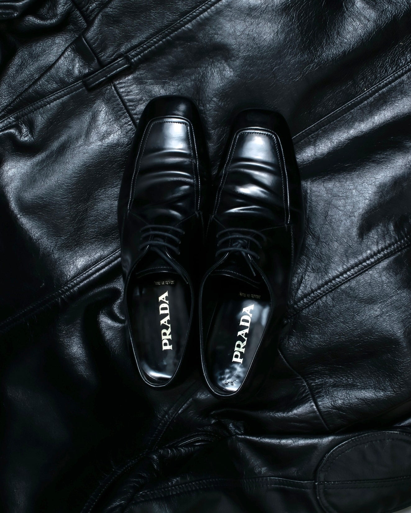 "PRADA" glossy leather formal shoes