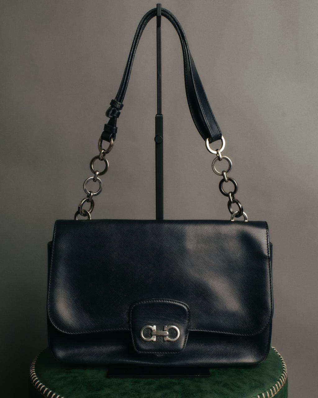 “Salvatore Ferragamo” 2010’s Gancini leather shoulder bag