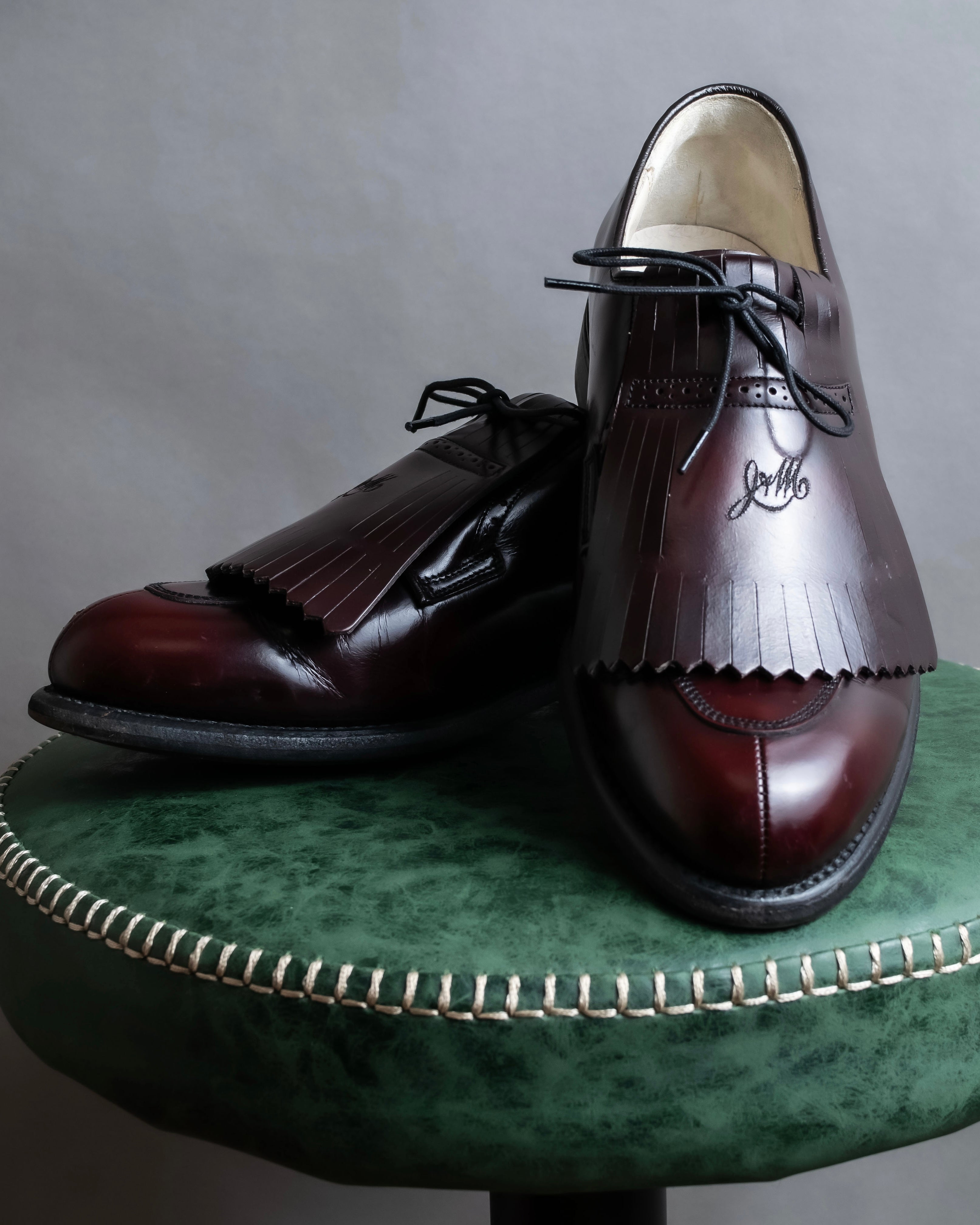 "Johnston & Murphy" Logo engraved fringe design leather shoes