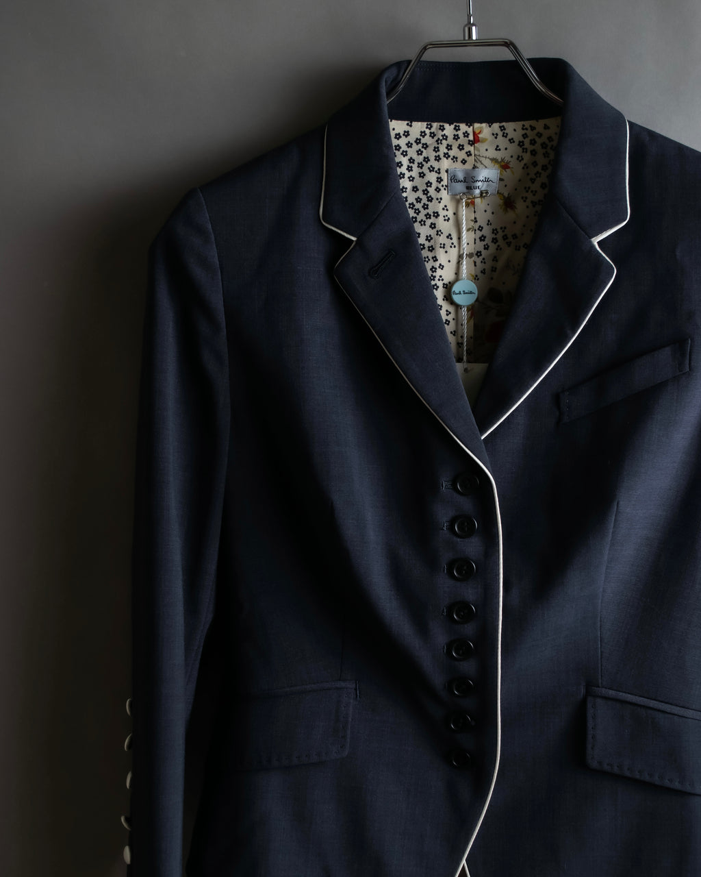 "PAUL SMITH" Consecutive button design compact jacket