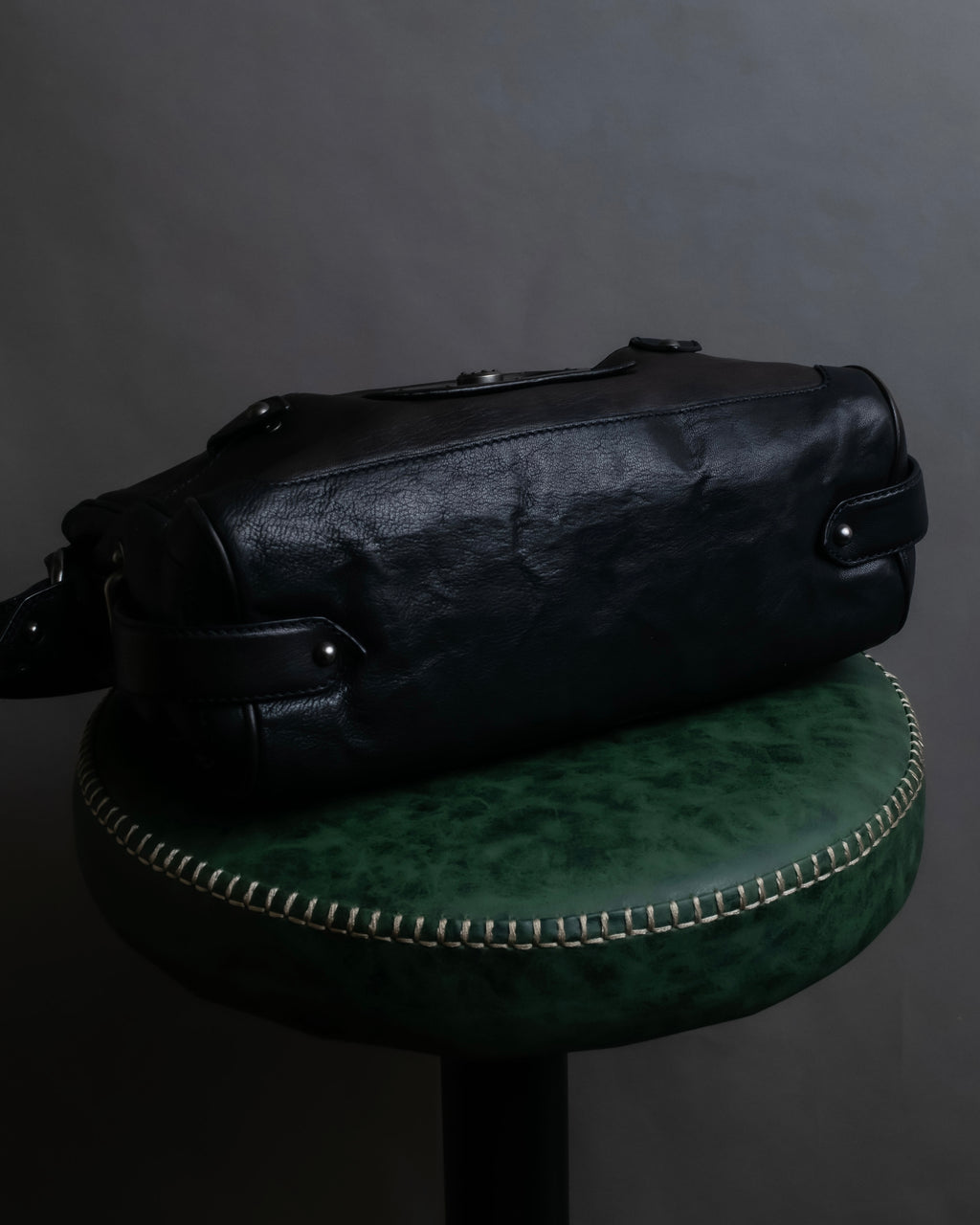 "CELINE" Metal parts design horizontal leather one-shoulder bag