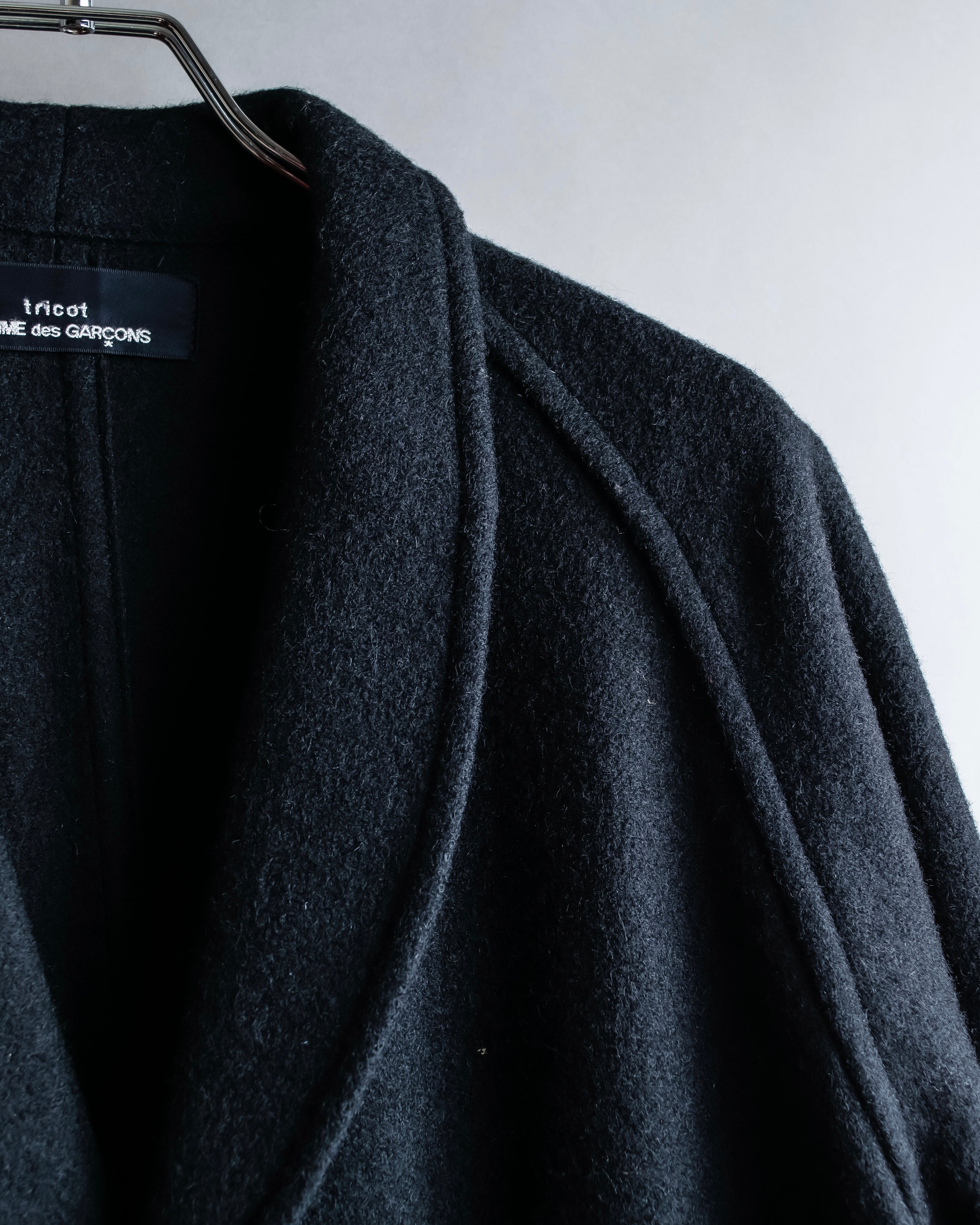 "tricot COMME des GARCONS" 
Shawl collar piping design long coat