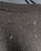 "MAISON MARGIELA 2005's AW " Twisted detail V-neck knit