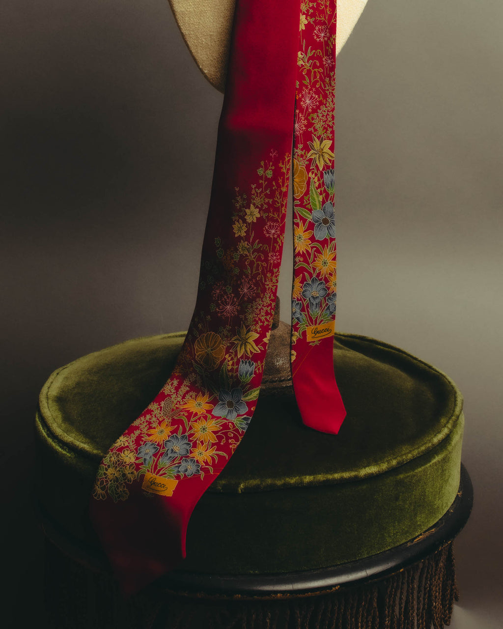 "GUCCI" 70's-80's Floral silk scarf tie