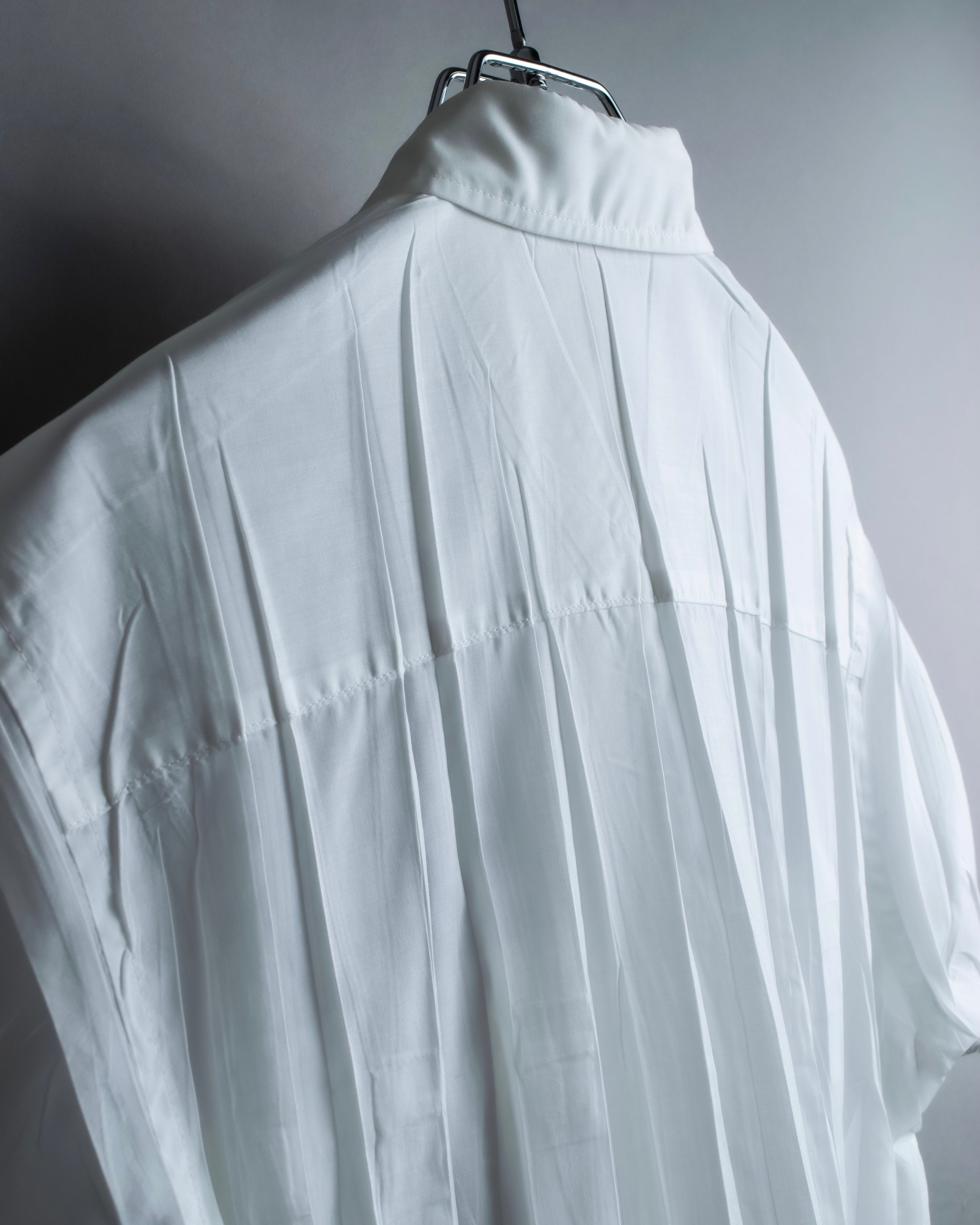 "ISSEY MIYAKE" Pleated short sleeve shirt