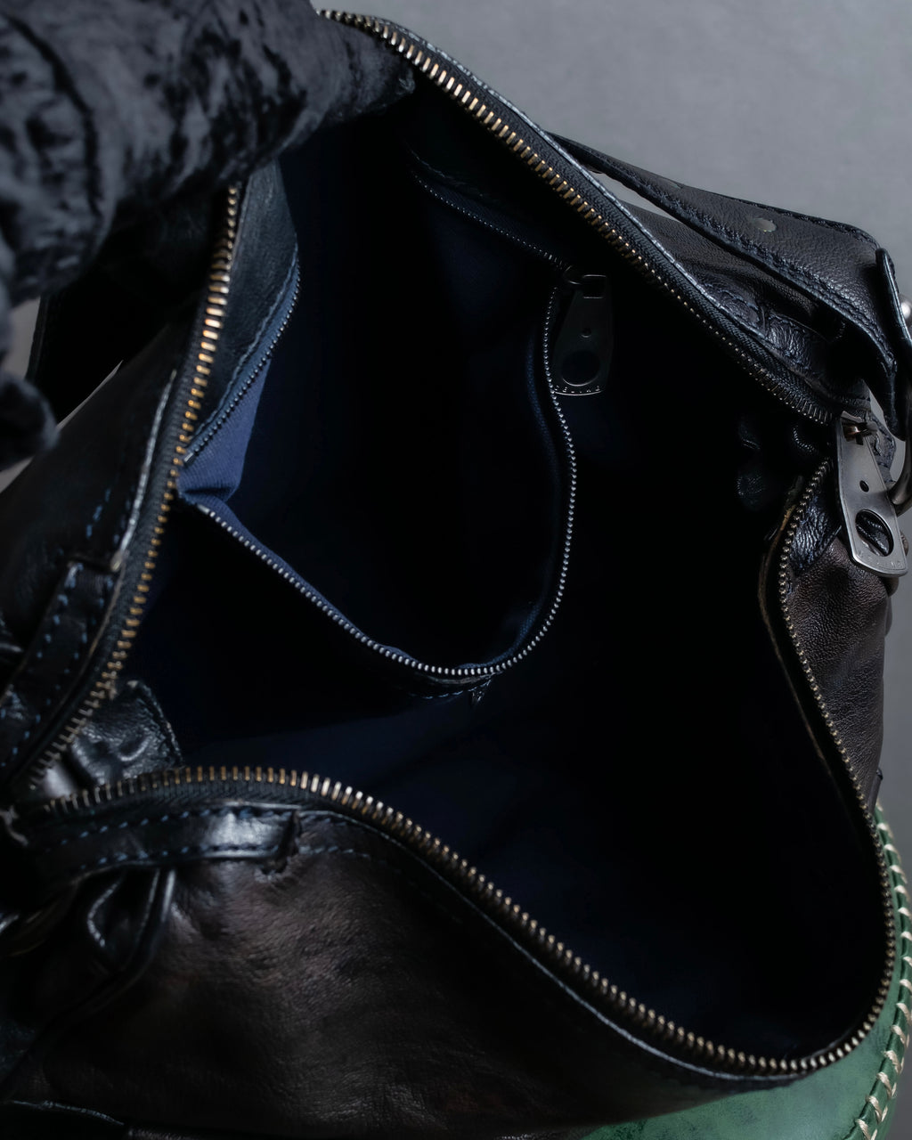 "CELINE" Metal parts design horizontal leather one-shoulder bag