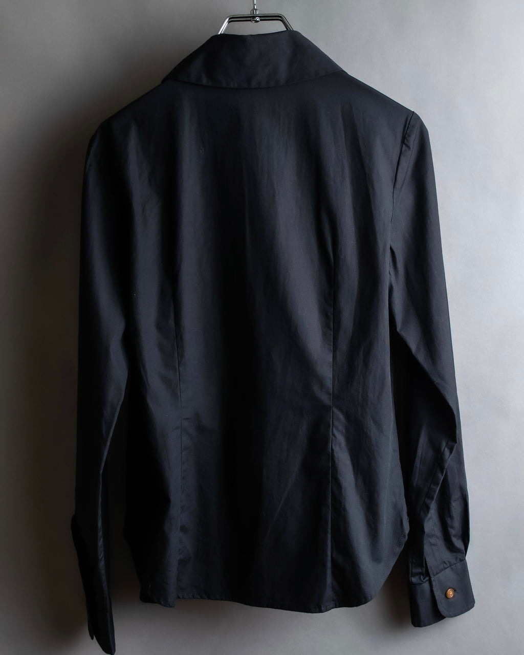 "Vivienne Westwood RED LABEL"
 Draped neck design black cotton shirt