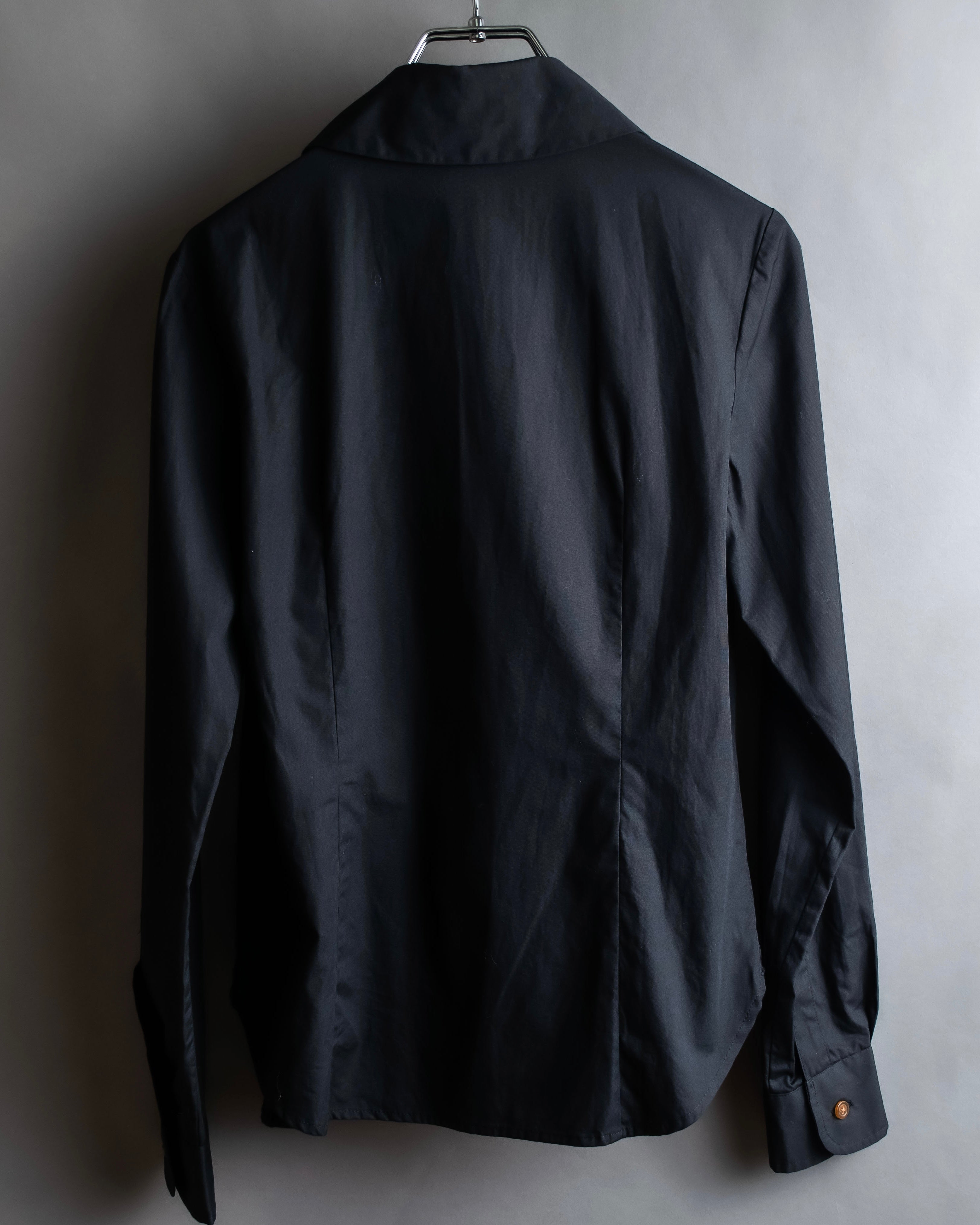 "Vivienne Westwood RED LABEL"
 Draped neck design black cotton shirt