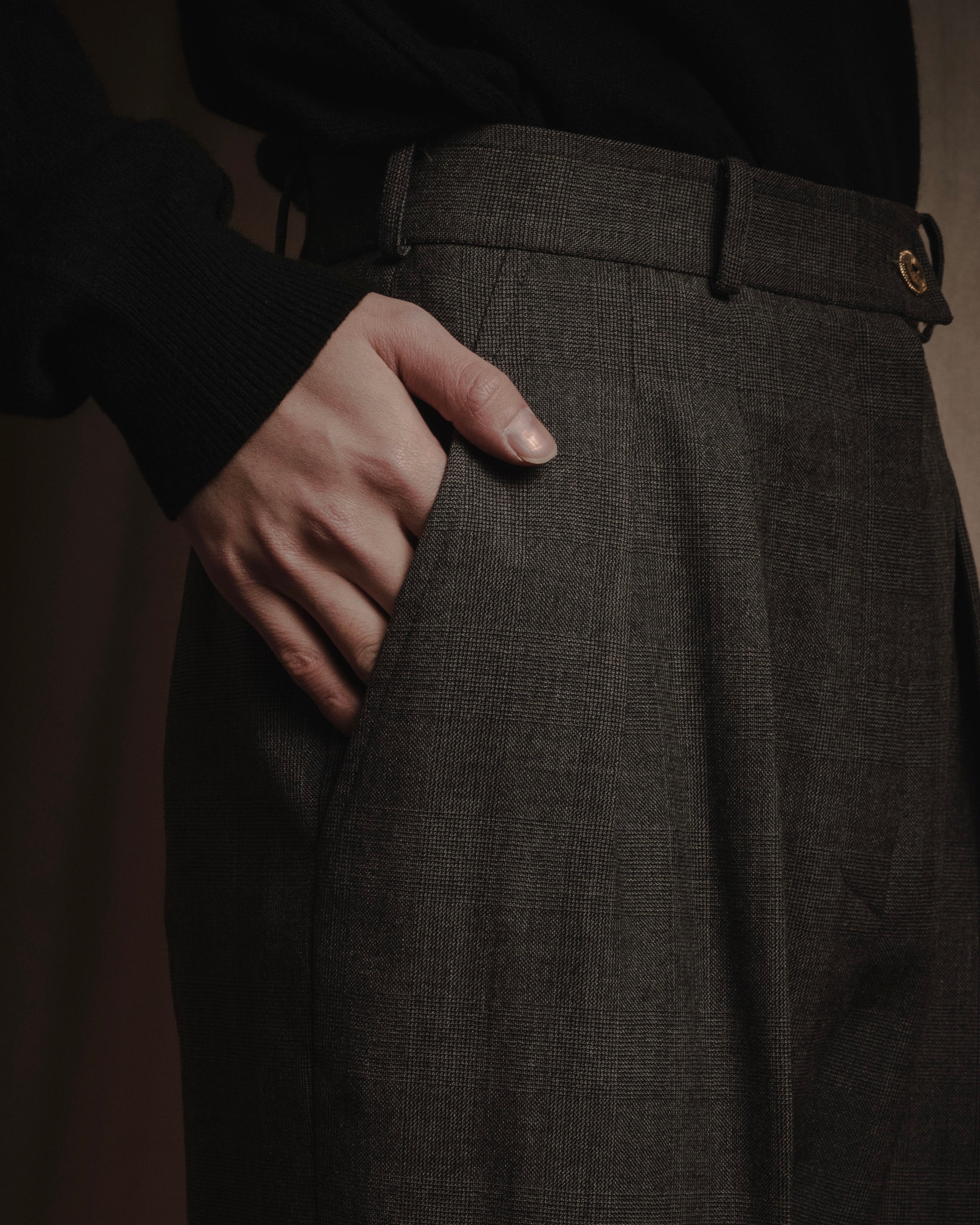 "CHANEL" High waisted pleated slacks with signature gold button