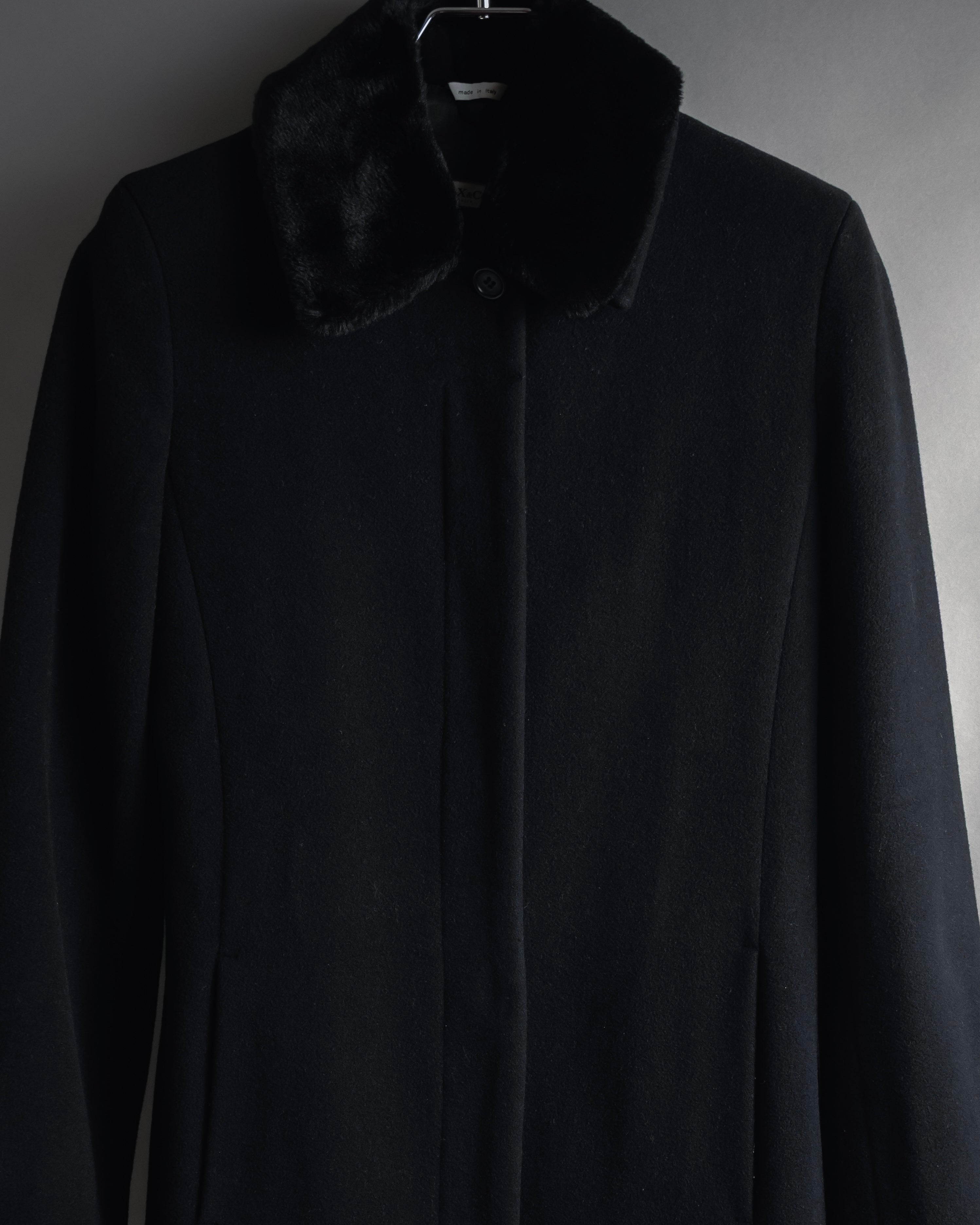 Abrigo con cuello de piel súper largo de los años 90-00 de MAX&Co.