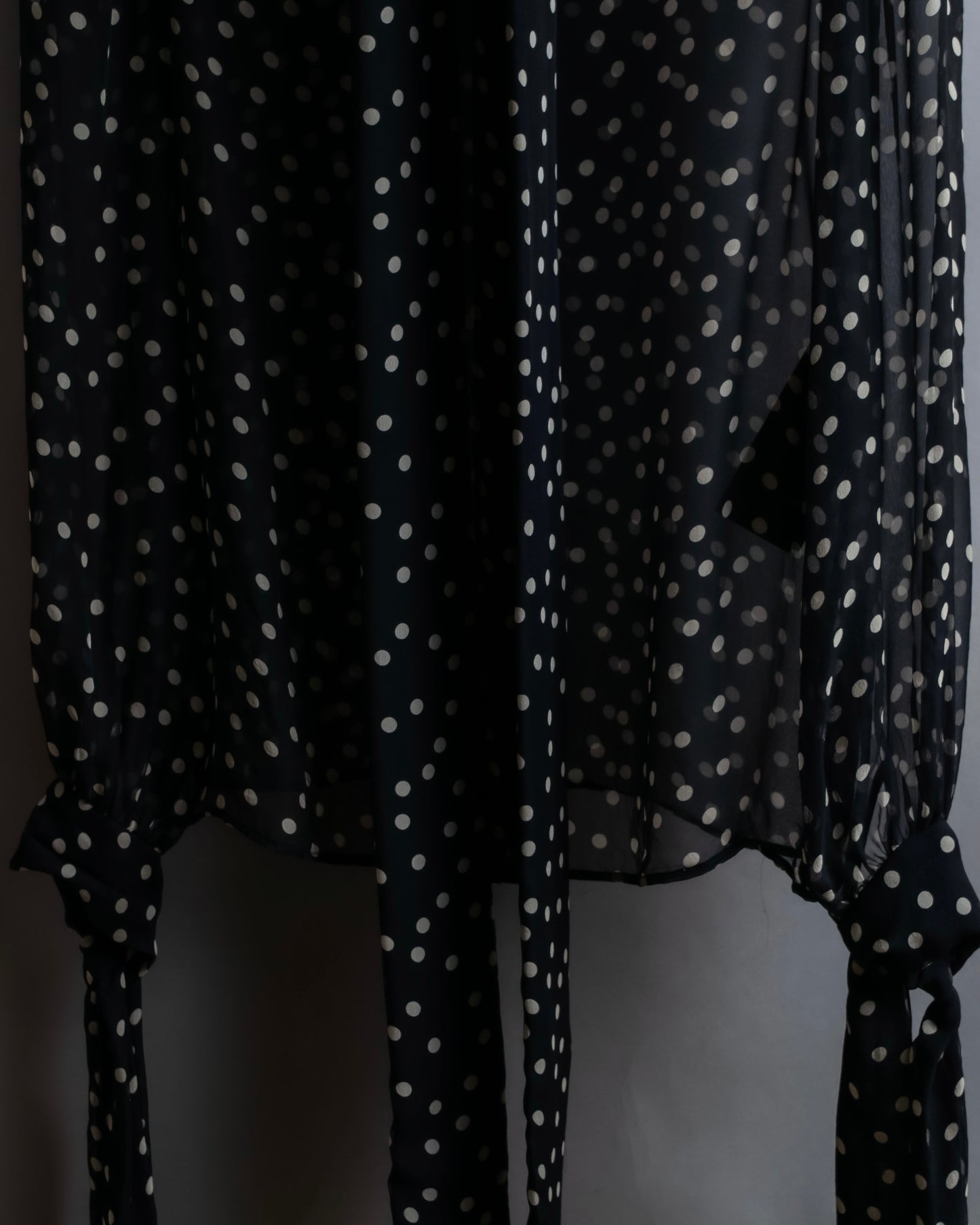 "Saint Laurent Paris 2020"
Ribbon detail polka dot pattern sheer shirt