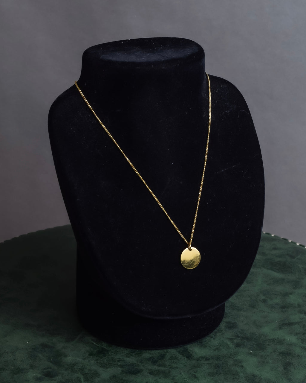 "Christian Dior" Round plate motif gold necklace