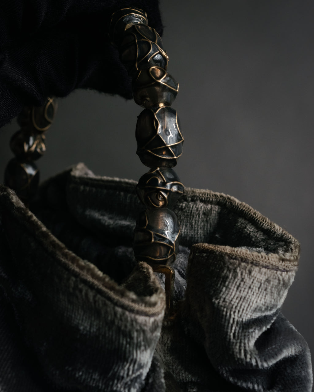 –SPECIAL– “Christian Dior”
90’s-00’s Beaded handle velvet pouch bag