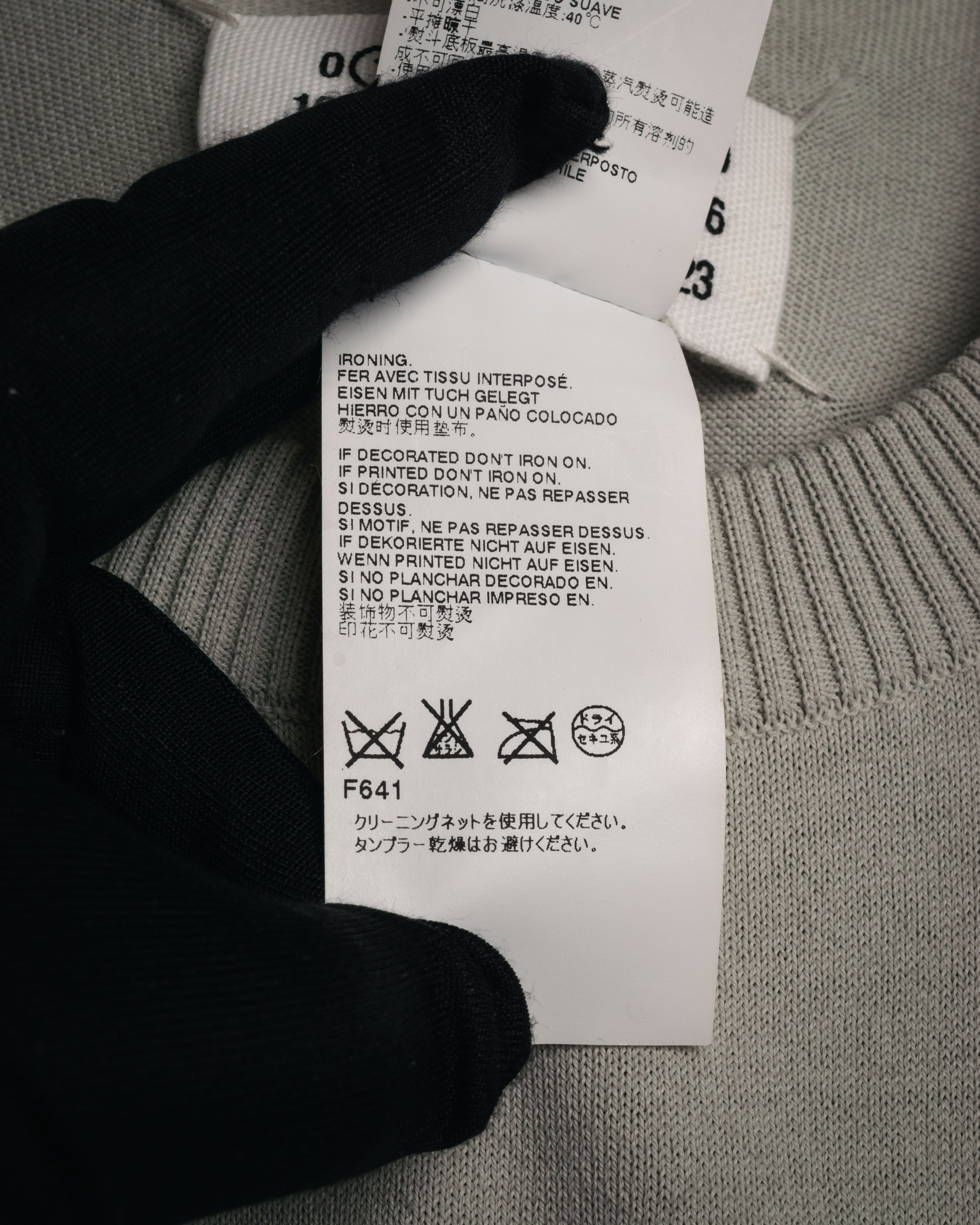“Maison Margiela” 2015SS deconstructed cape knit top