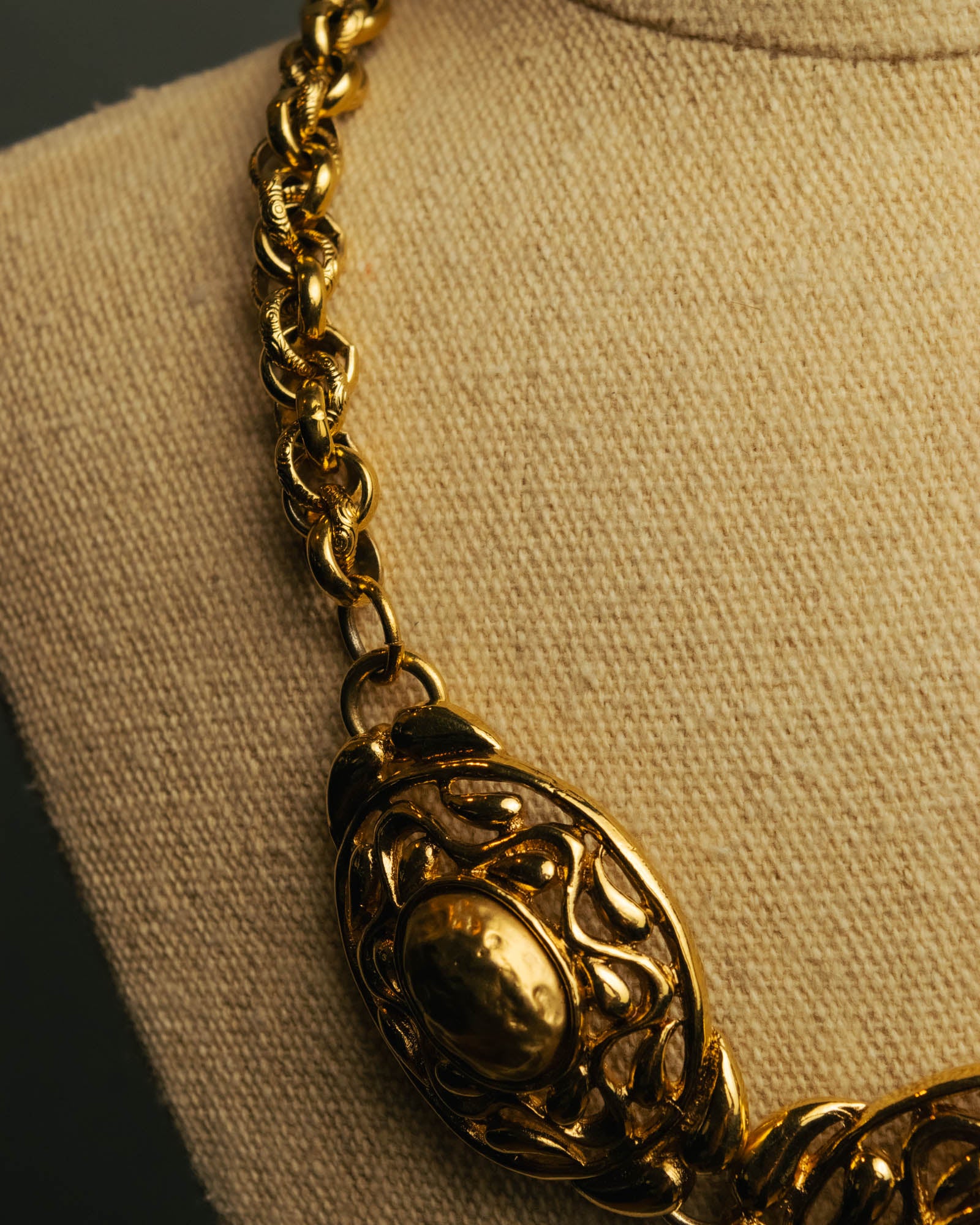 -SPECIAL- “YVES SAINT LAURENT” 80’s-90’s Baroque statement necklace