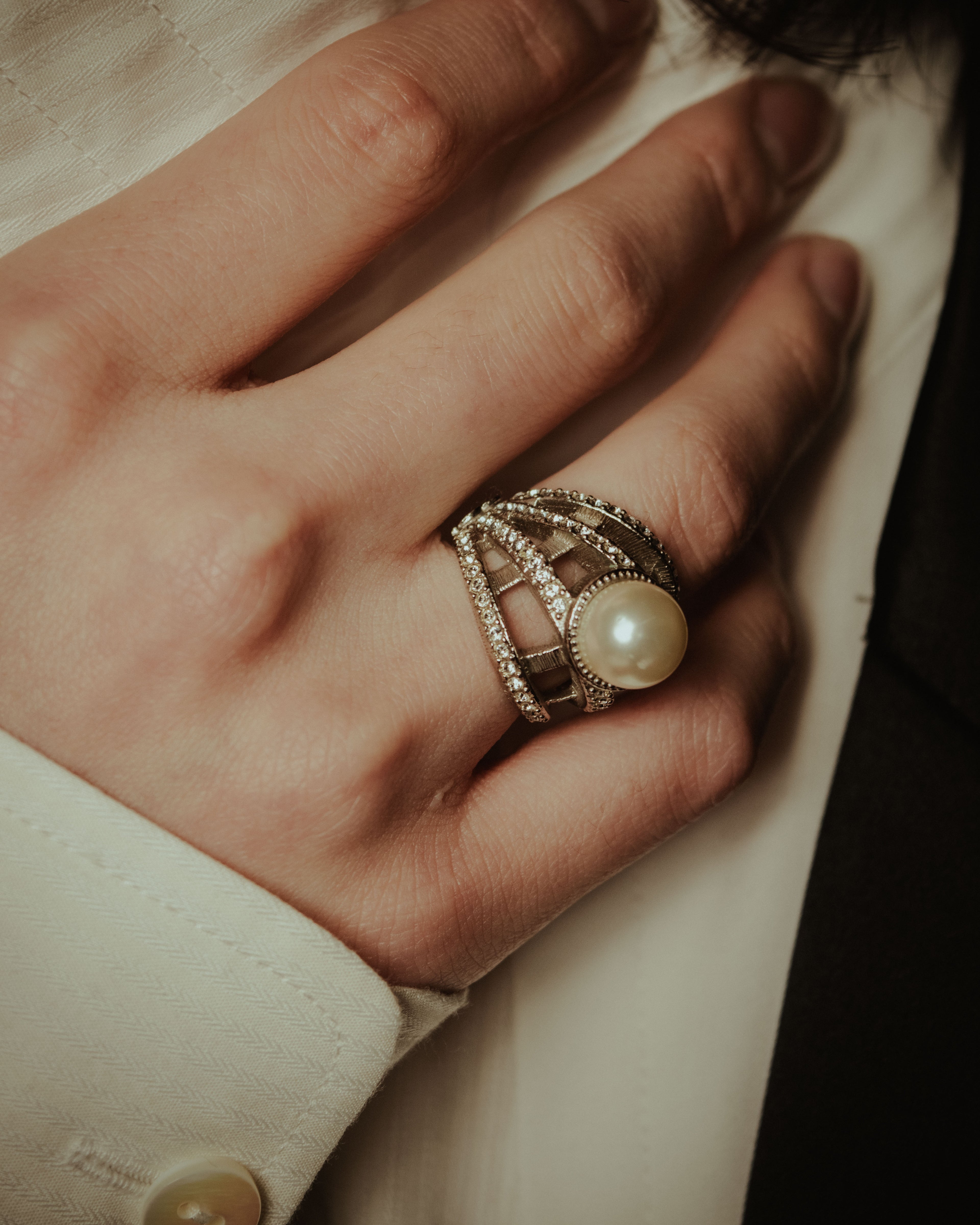 –SPECIAL– "CHANEL" 2016AW Pearl cage pavé statement ring