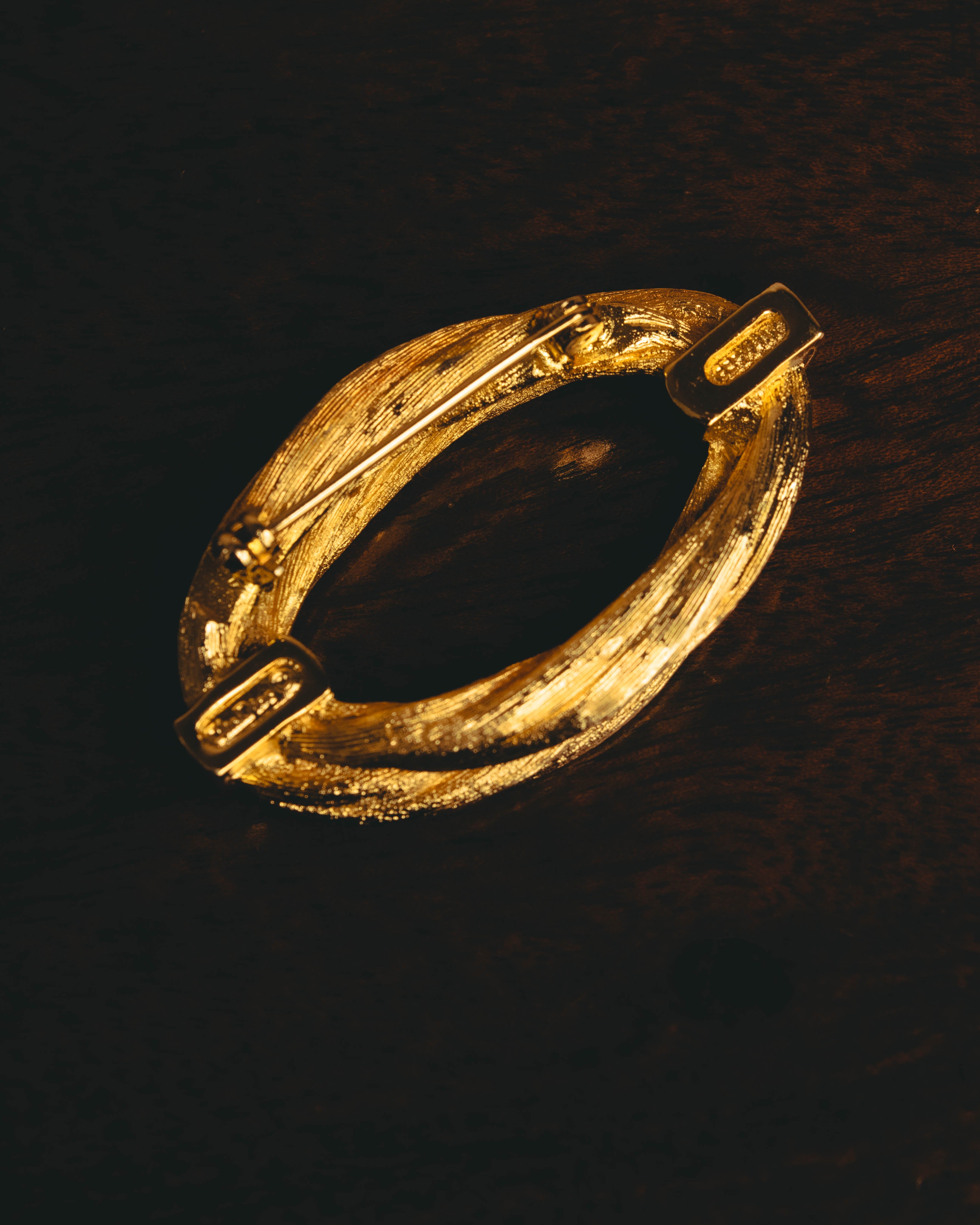 "Christian Dior" 70's Textured gold tone brooch
