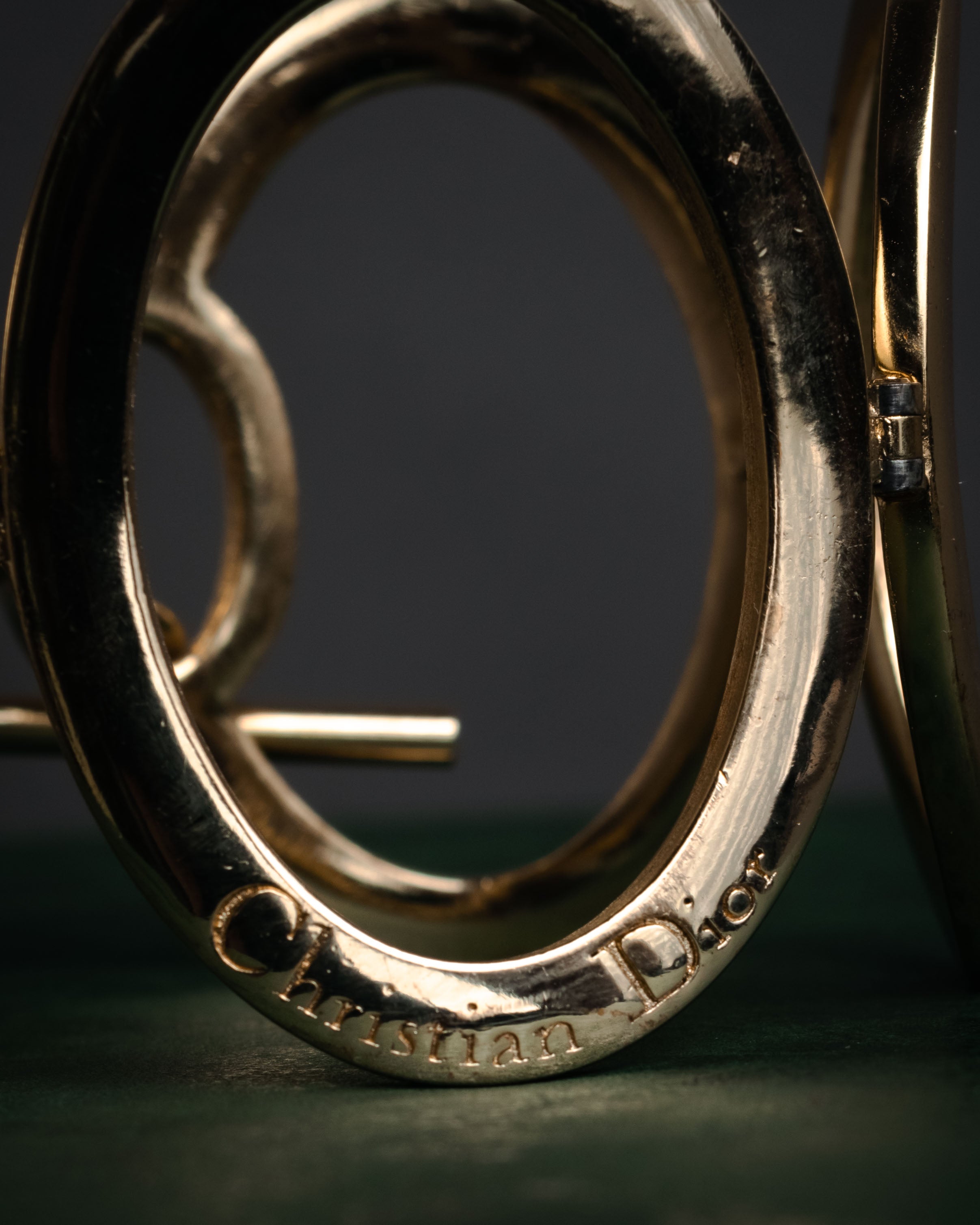 –SPECIAL– “Christian Dior” 90’s Sculptural oval link bracelet