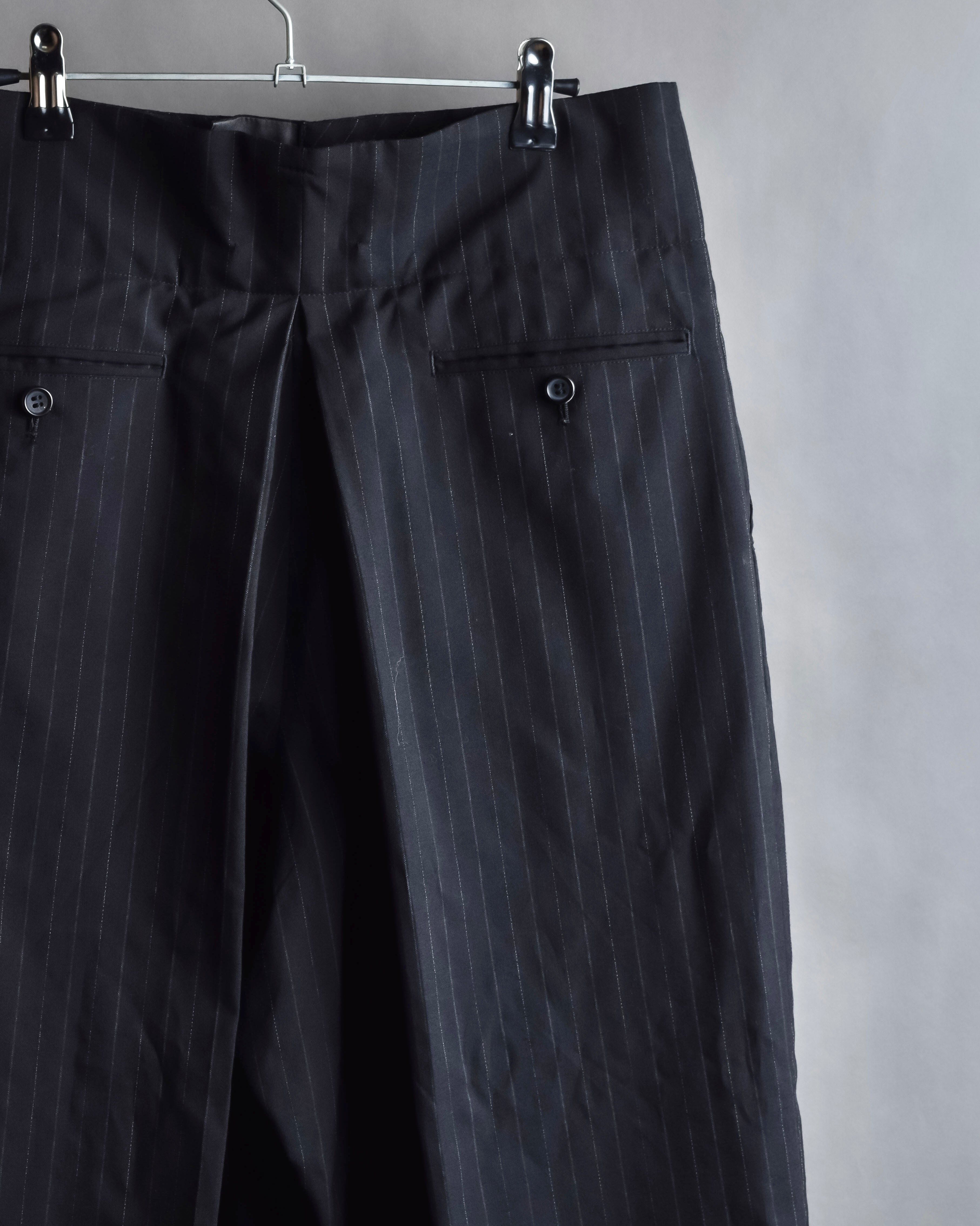 "YOHJI YAMAMOTO FEMME" 10AW Pinstripe pattern tuck wide slacks