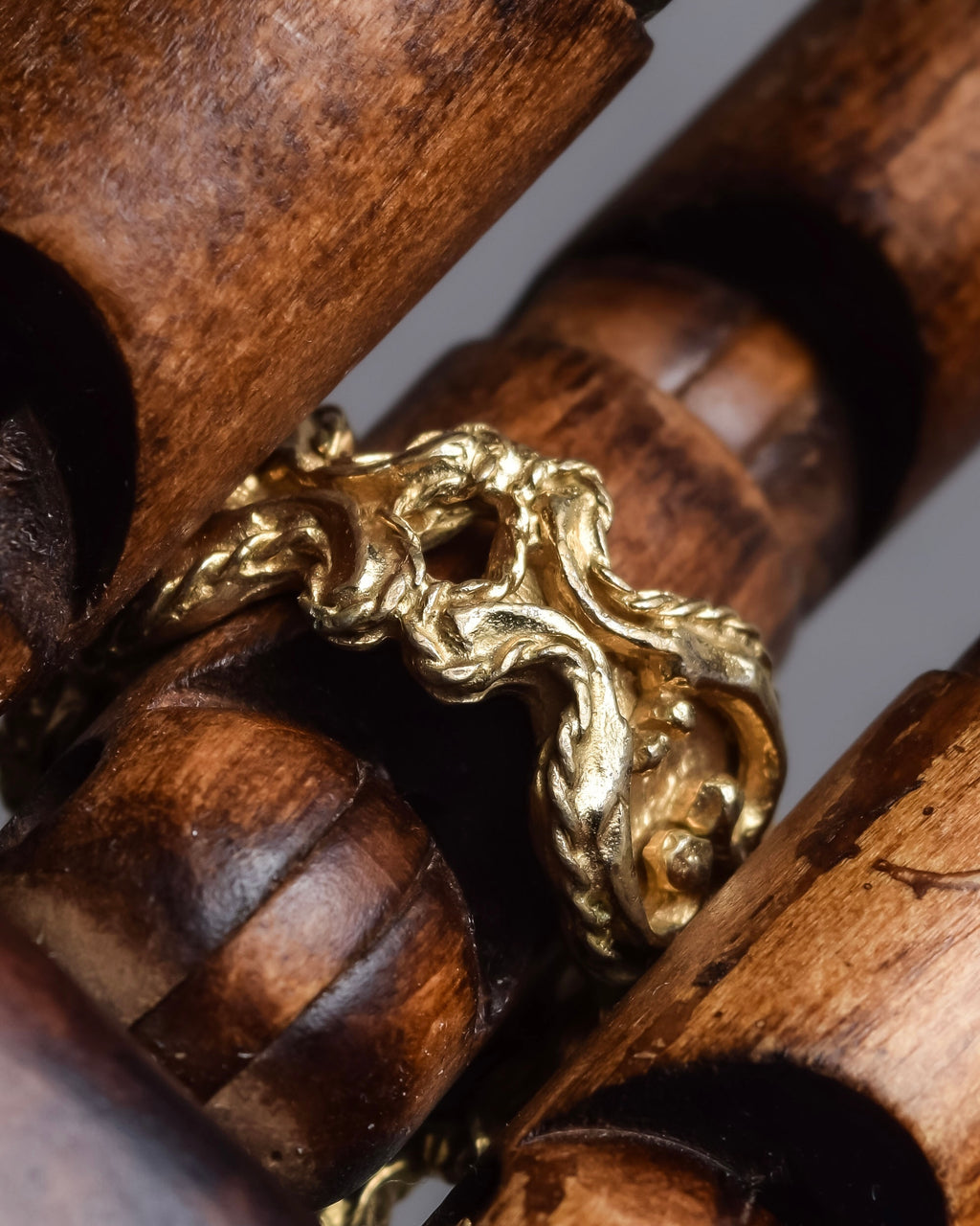 "CHANEL" 90's Baroque carving design gold ring