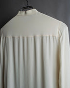 Camisa de seda con bordado en forma de logotipo "Alexandar McQueen" sin cuello