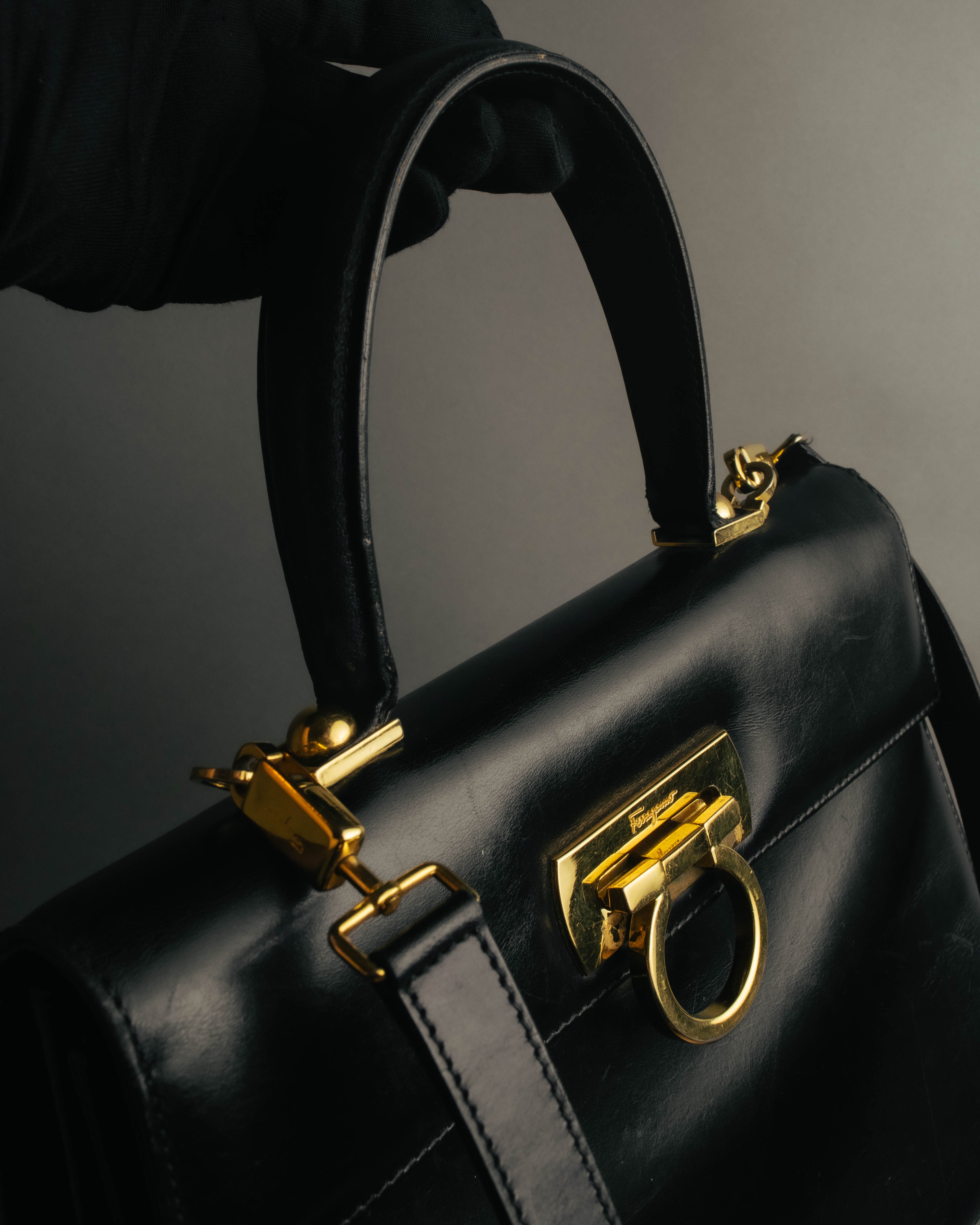 “Salvatore Ferragamo” 90’s-00’s Gancini leather top handle shoulder bag