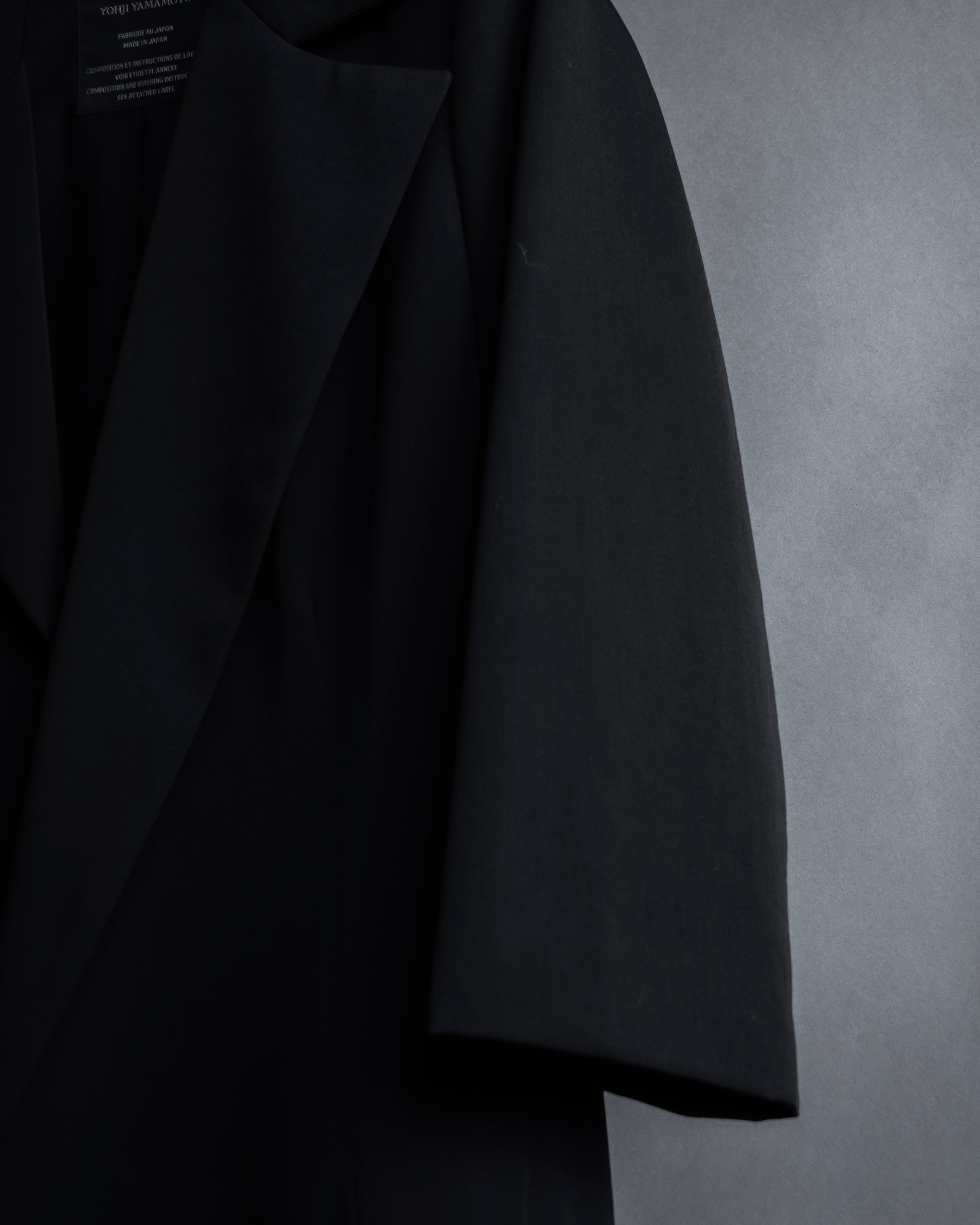 "Y's" Sharp lapel draping tailored coat