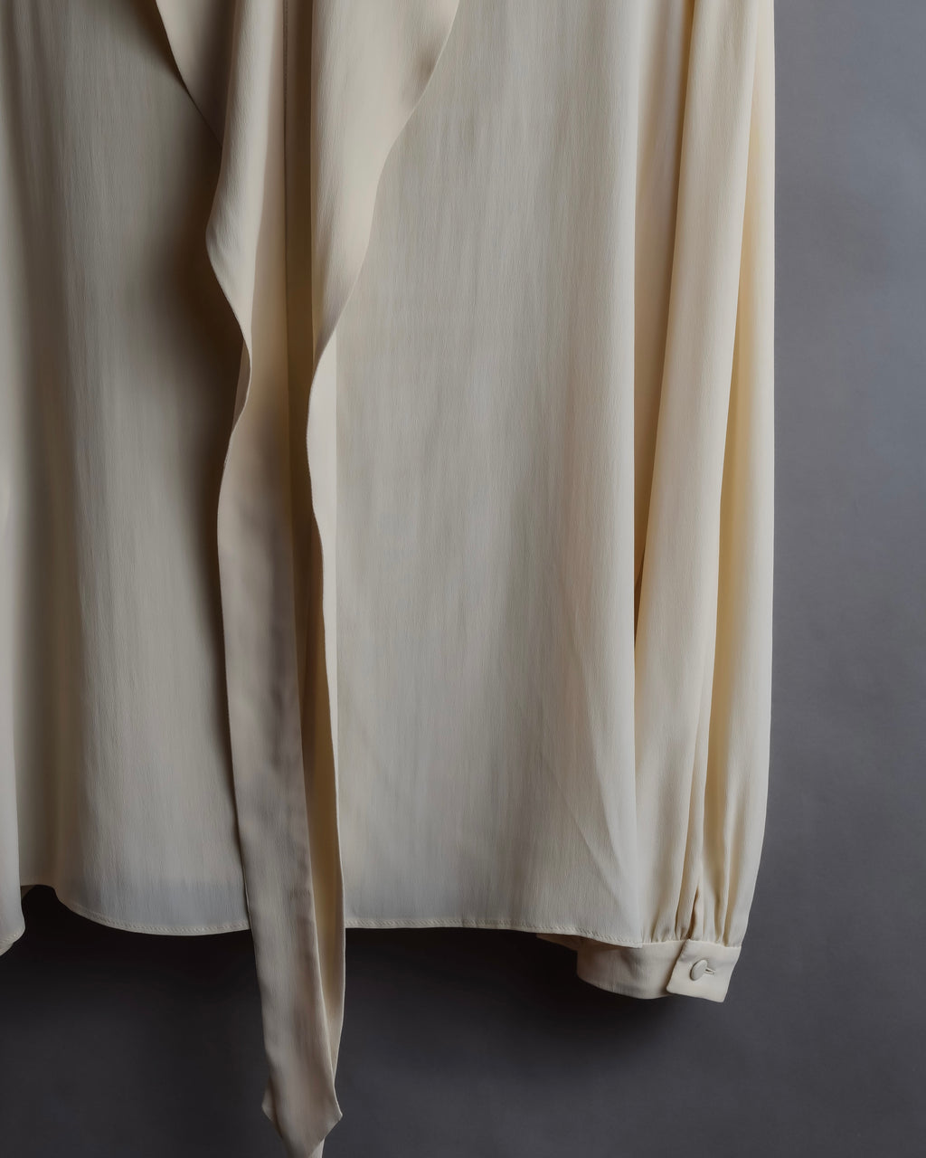 "GUCCI" Michele period frill lace silk bowtie shirt