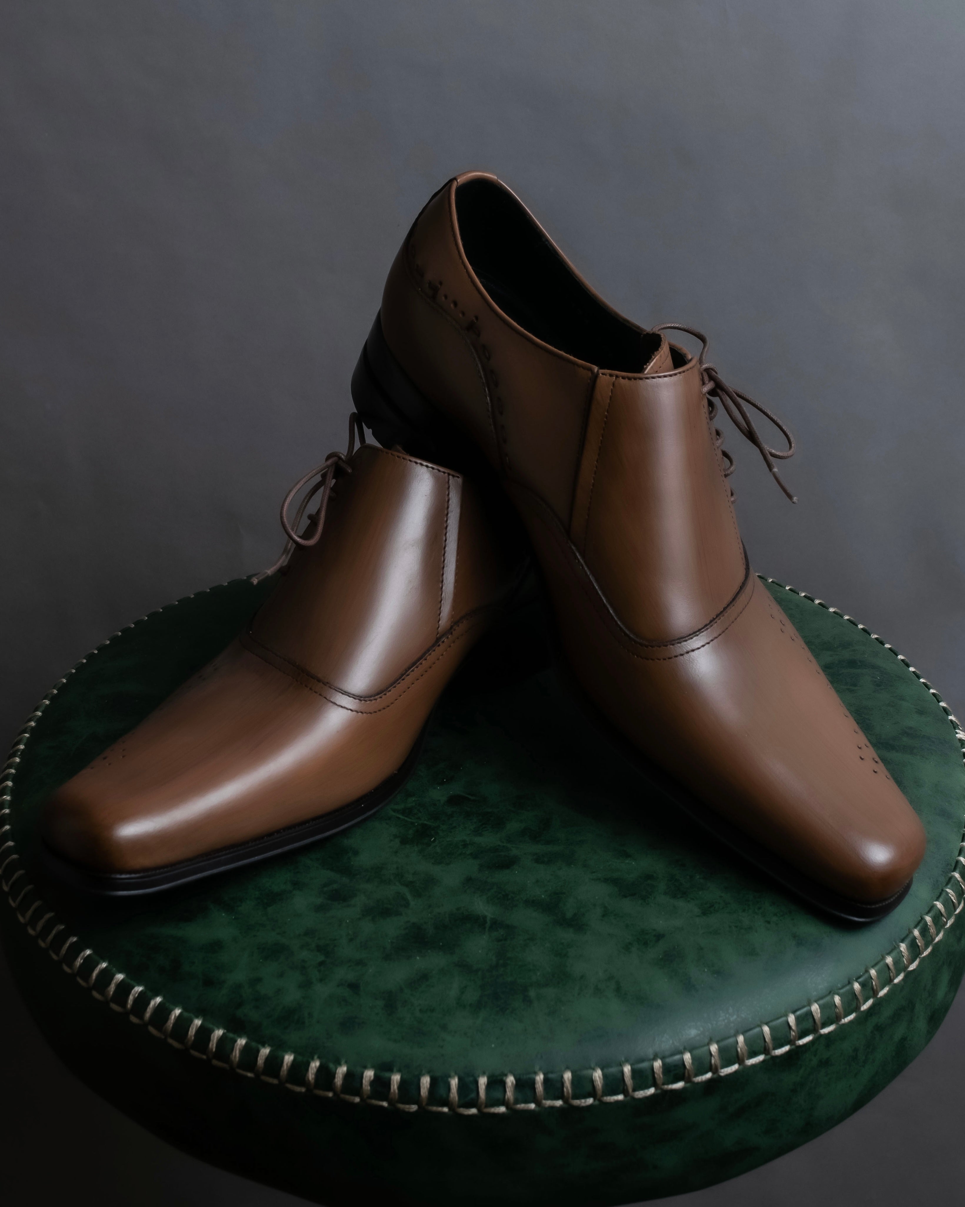 "KATHARINE HAMNETT" Perforated square toe lace-up leather shoes